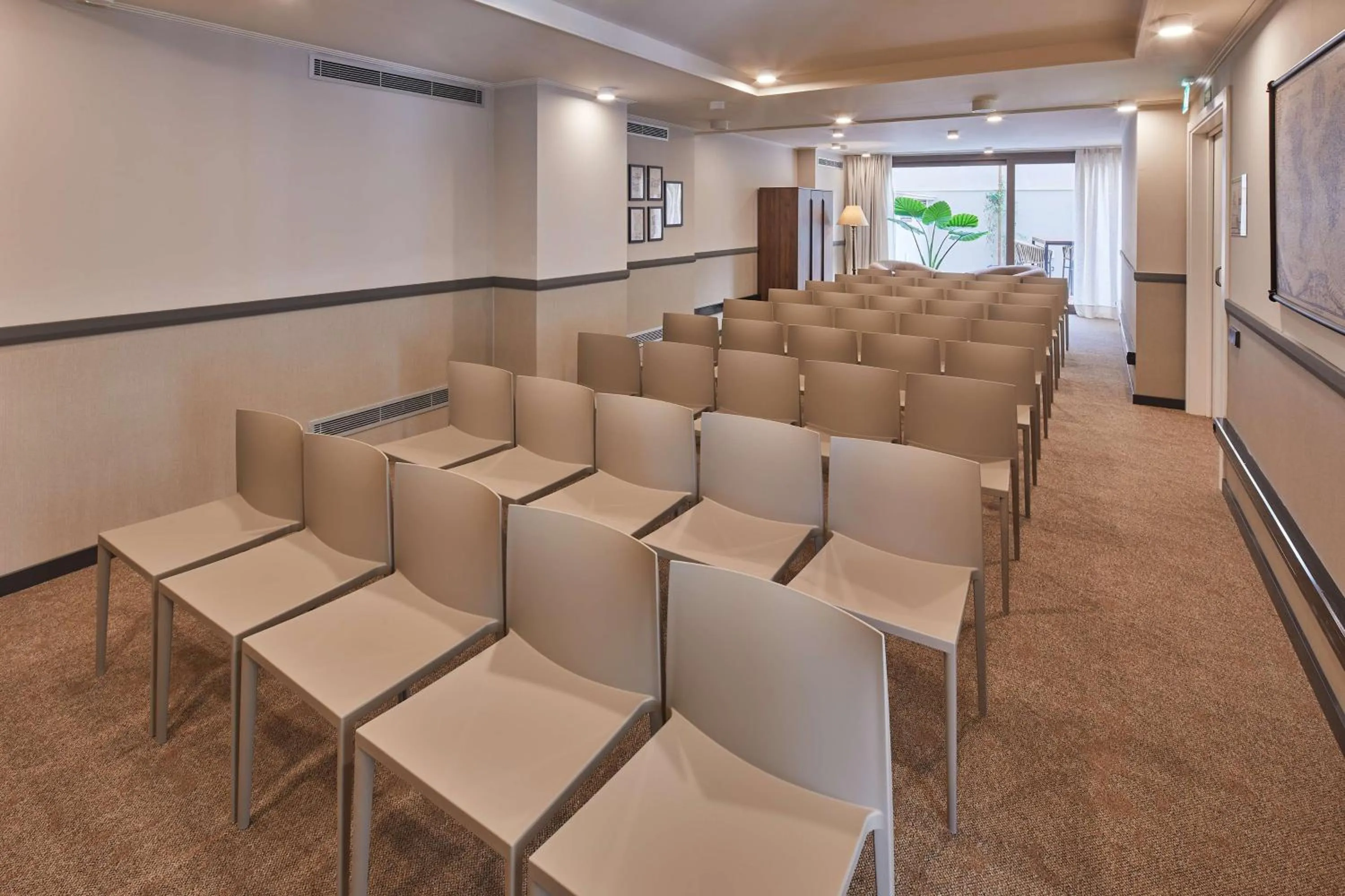 Meeting/conference room in Via Sants Hotel Barcelona, Tapestry Collection By Hilton