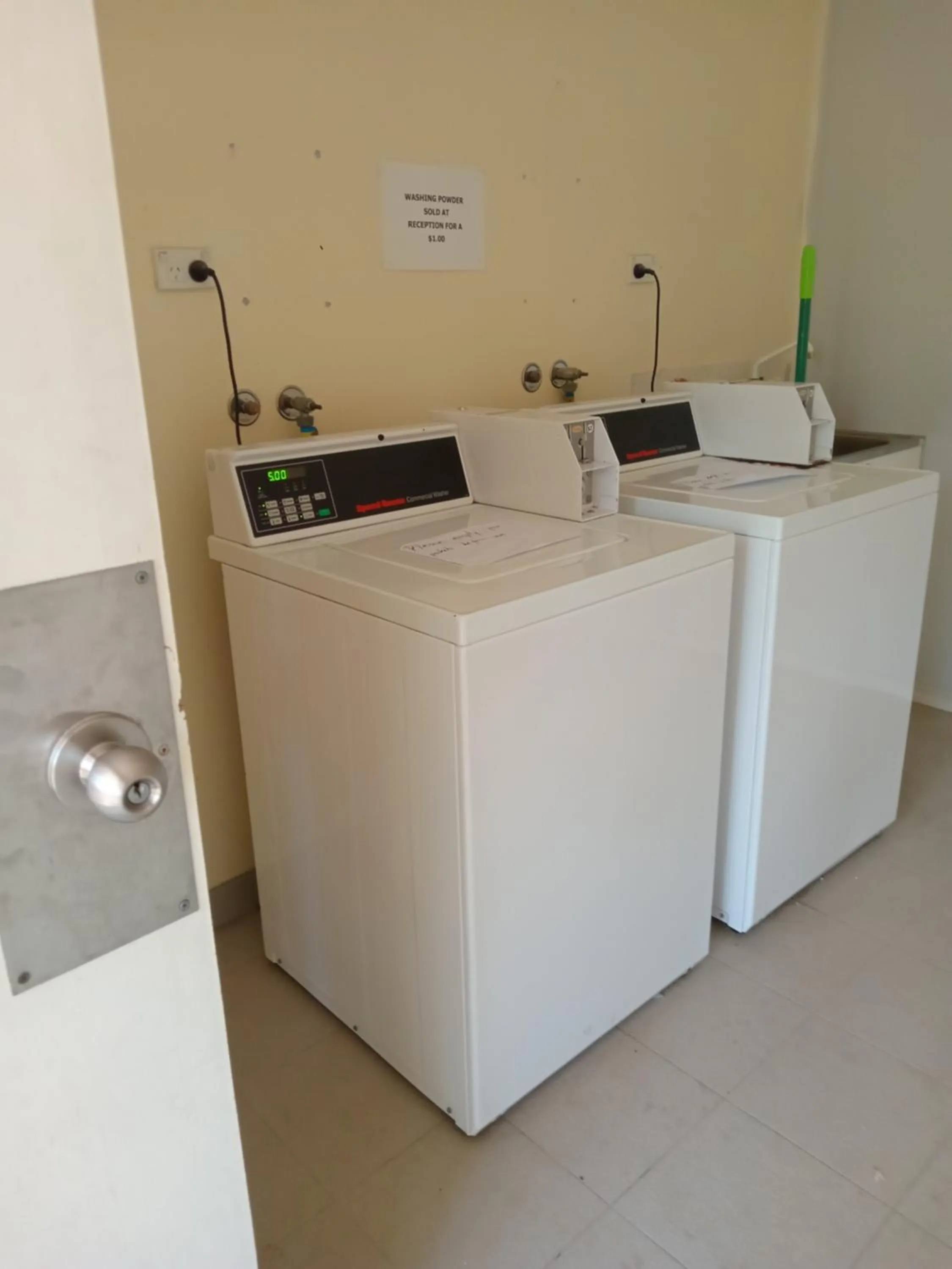 Property building in Hervey Bay Flashpackers