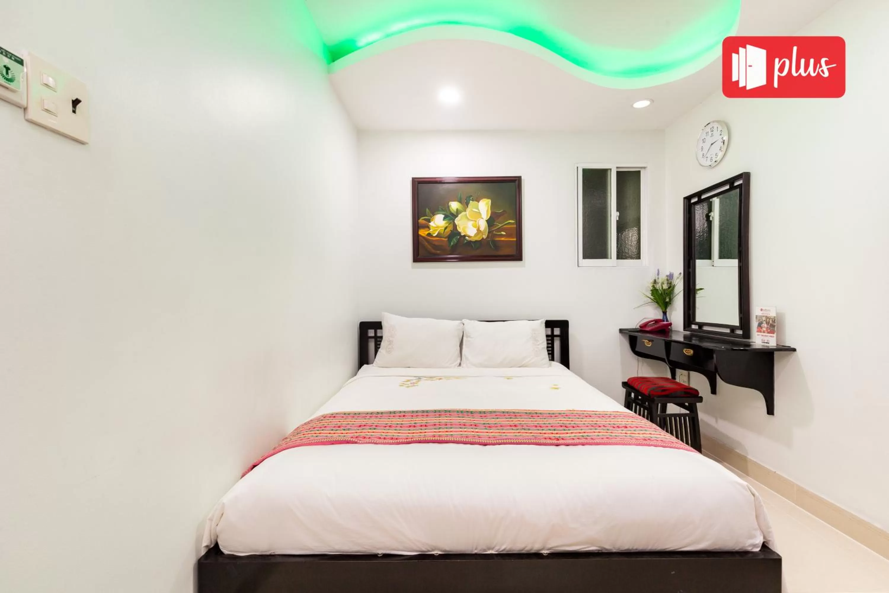 Bed in Saigon Pink Hotel