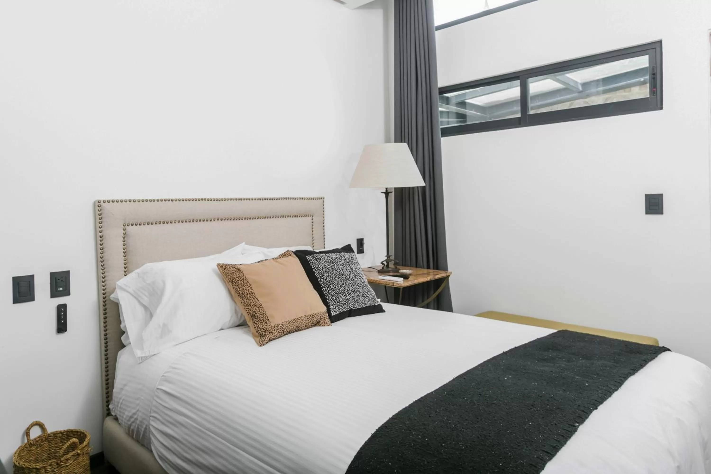 Bedroom, Bed in Orchid House Mexico City