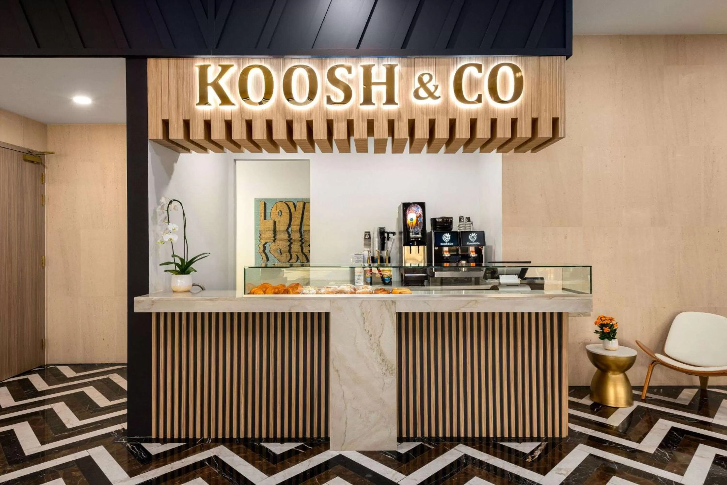 Restaurant/places to eat in Dolce by Wyndham Hollywood