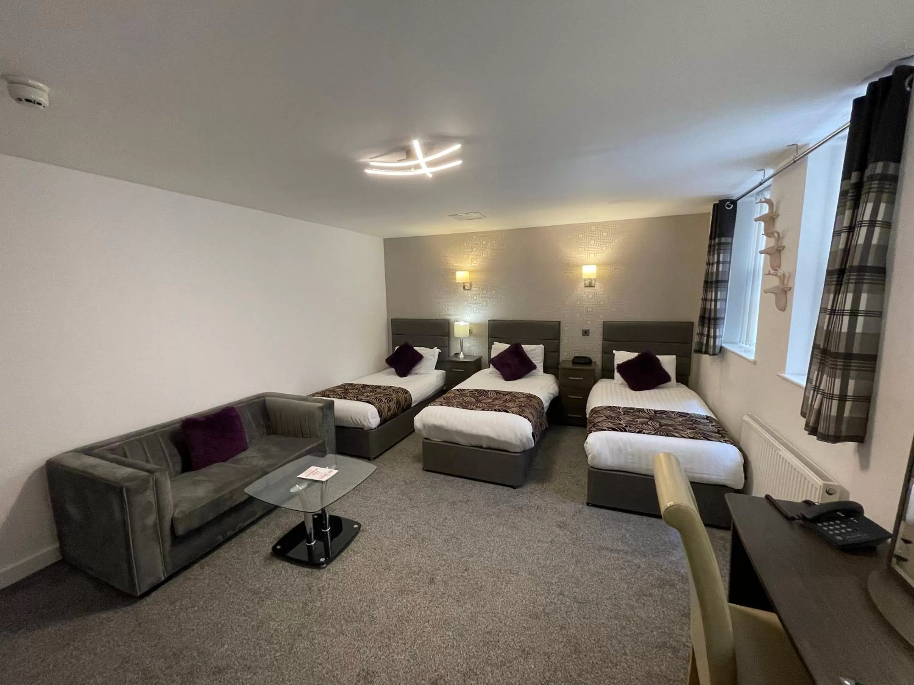 Bedroom, Bed in Ruskin Hotel