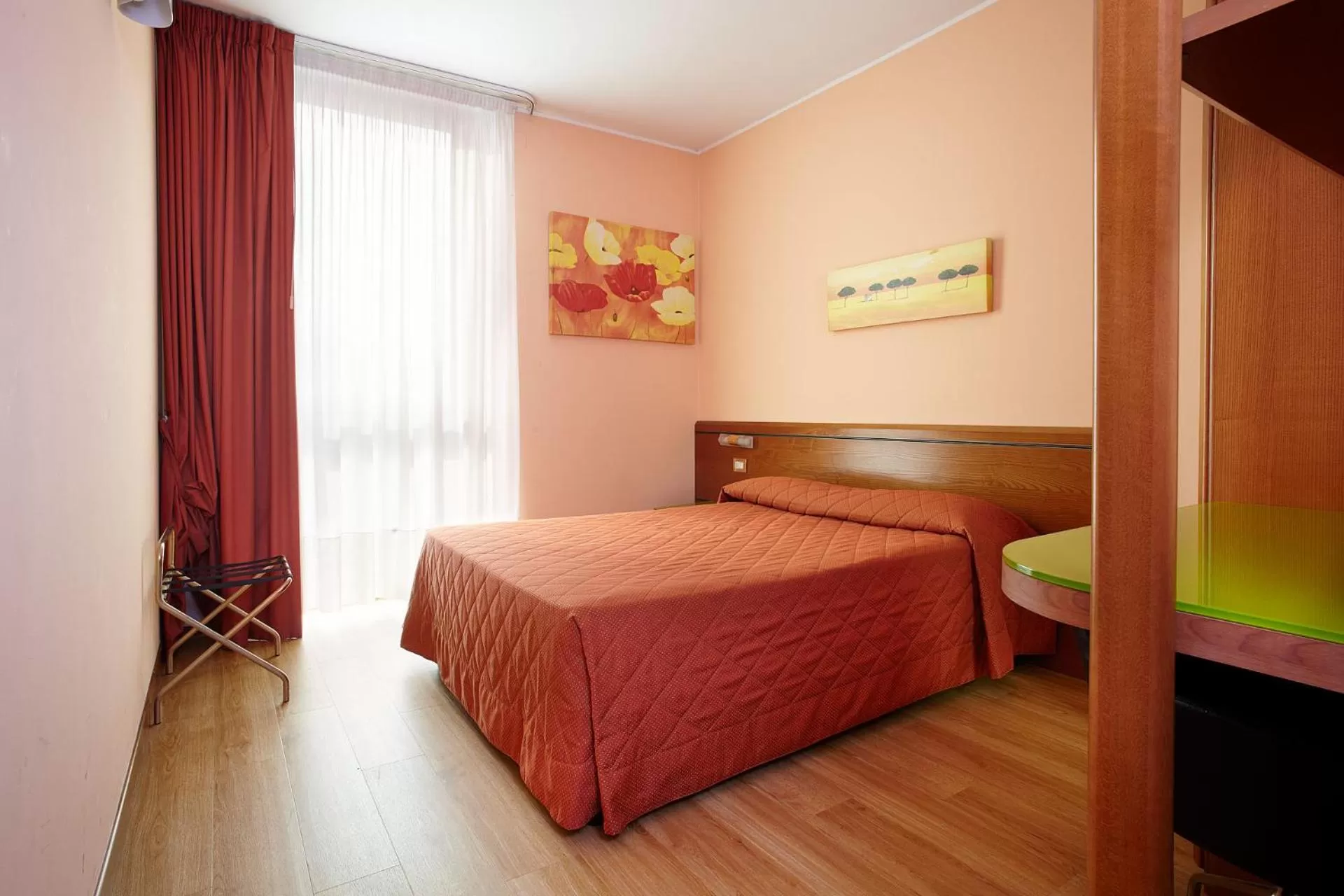 Photo of the whole room, Bed in Primhotel