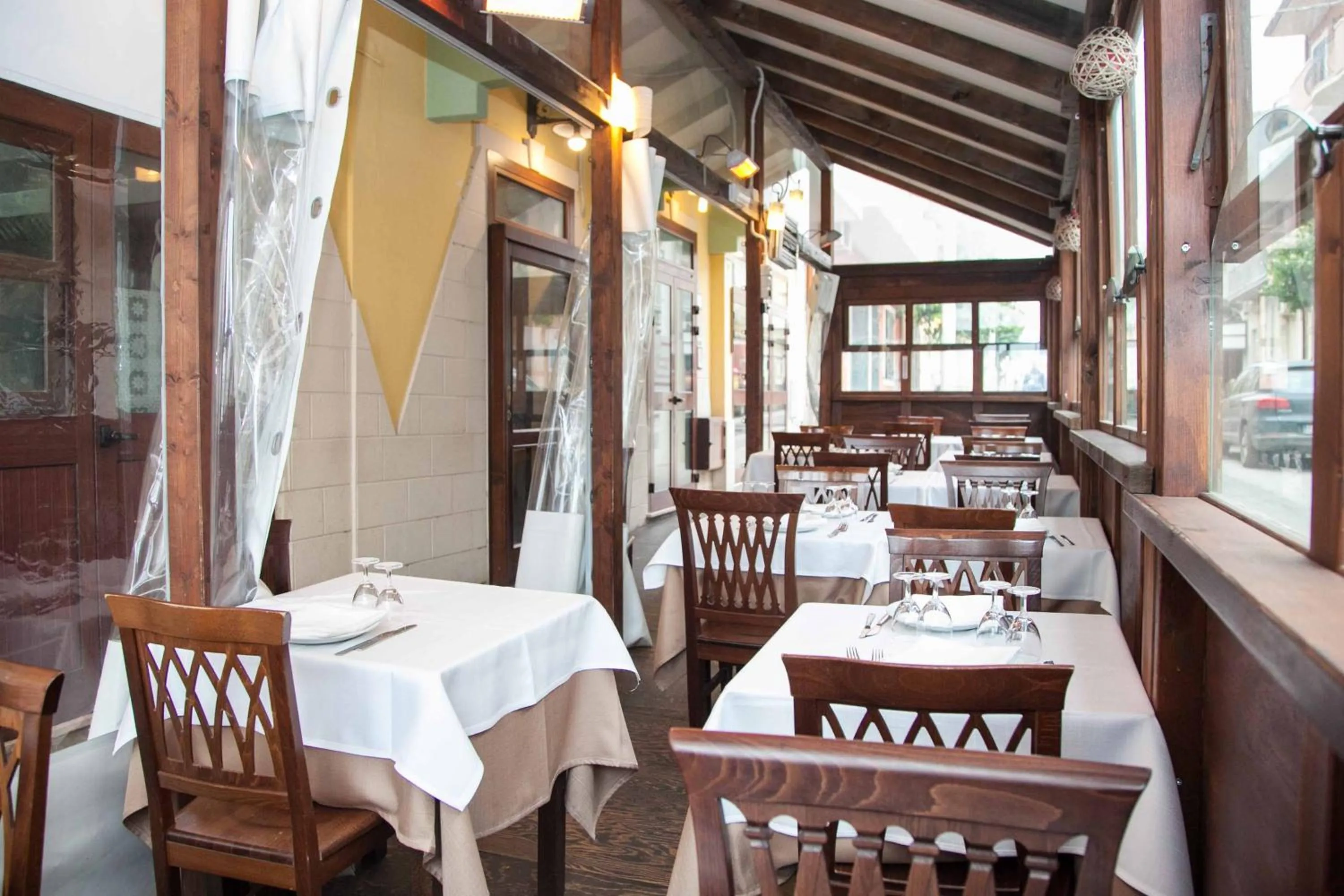 Restaurant/places to eat in Albergo Perseo