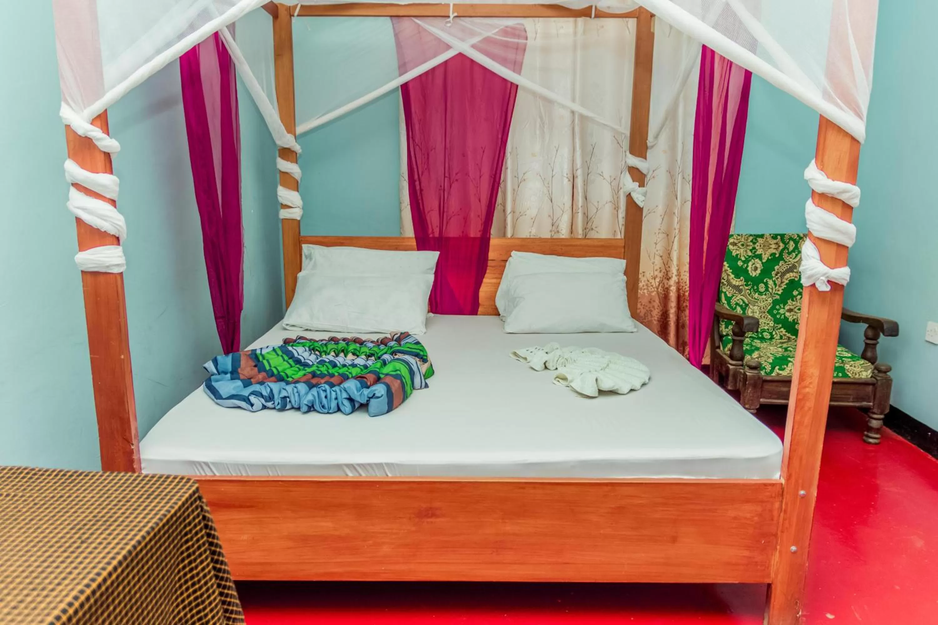 Bed in Royal Wonders Hotel