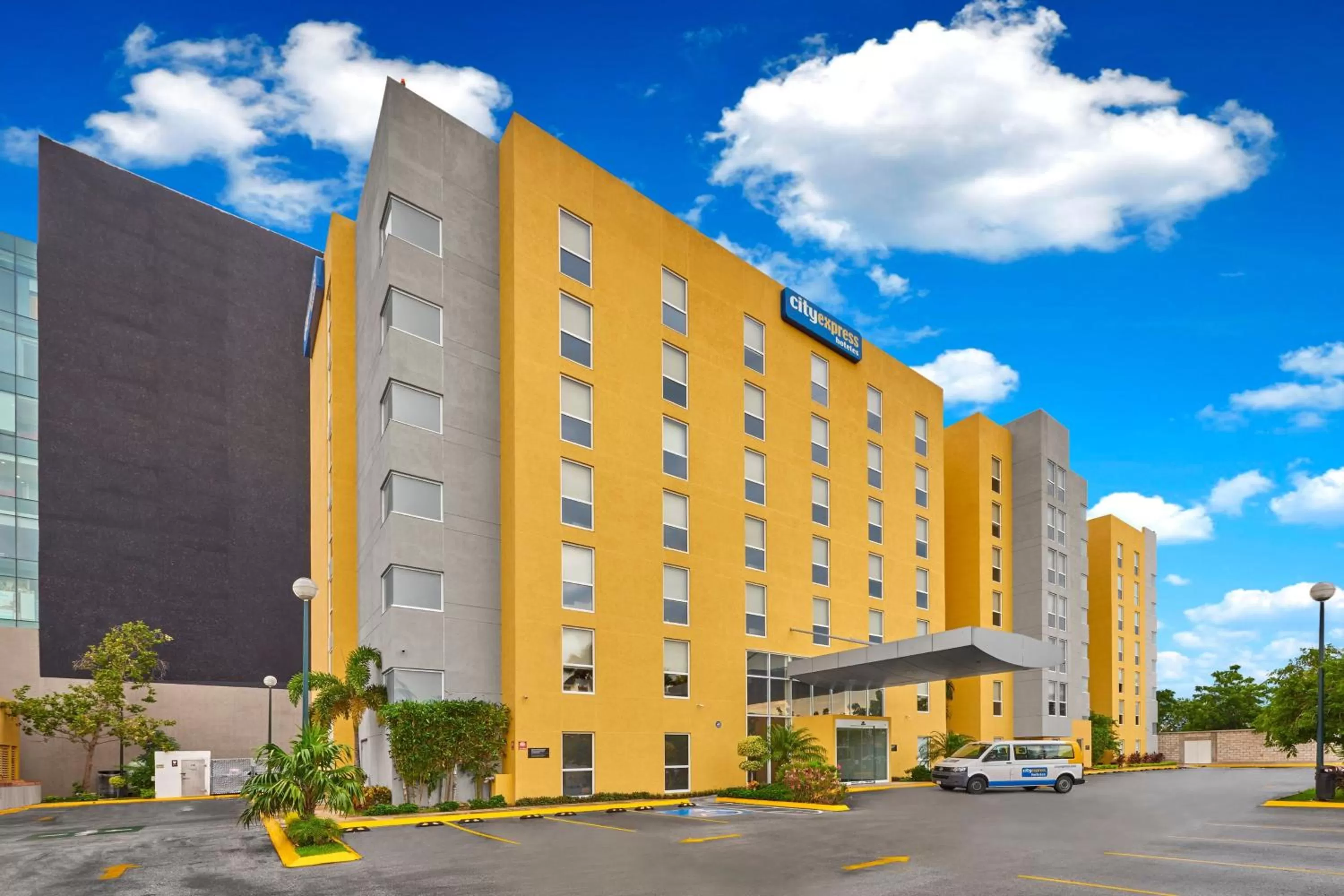 Property building in City Express by Marriott Mérida