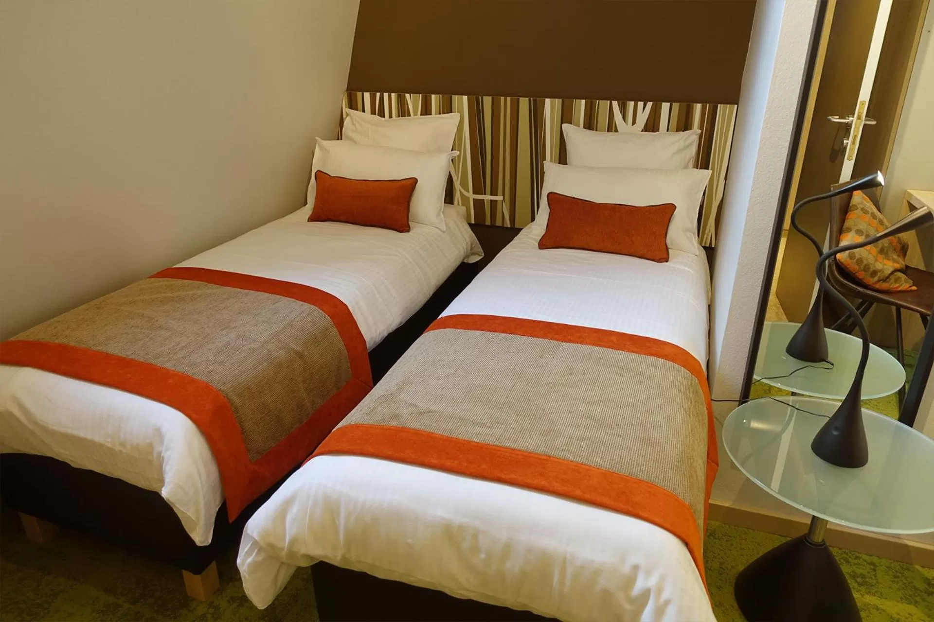 Bed in Hôtel du Parc Ath