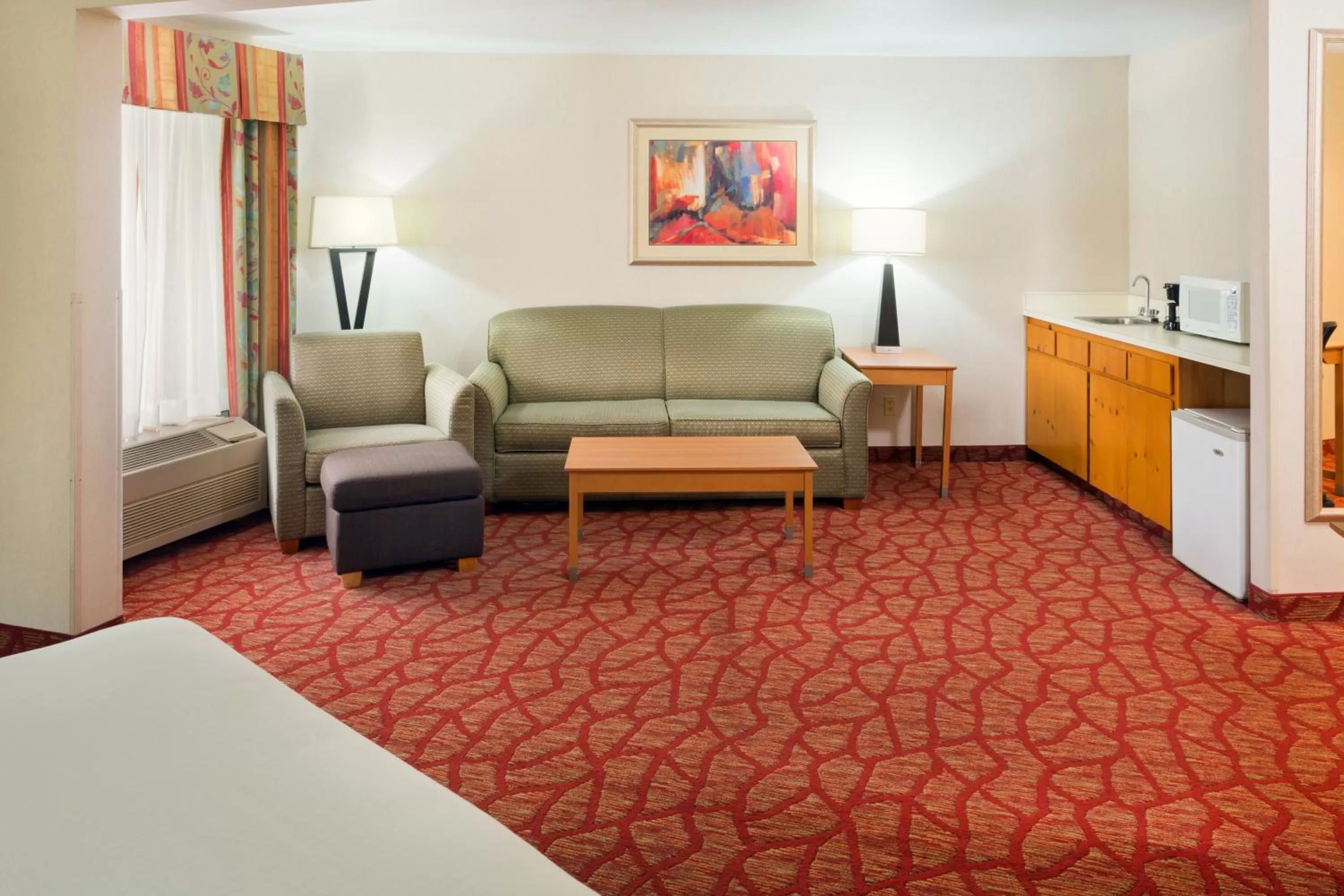 Photo of the whole room, Bed in Holiday Inn Express Roseburg by IHG