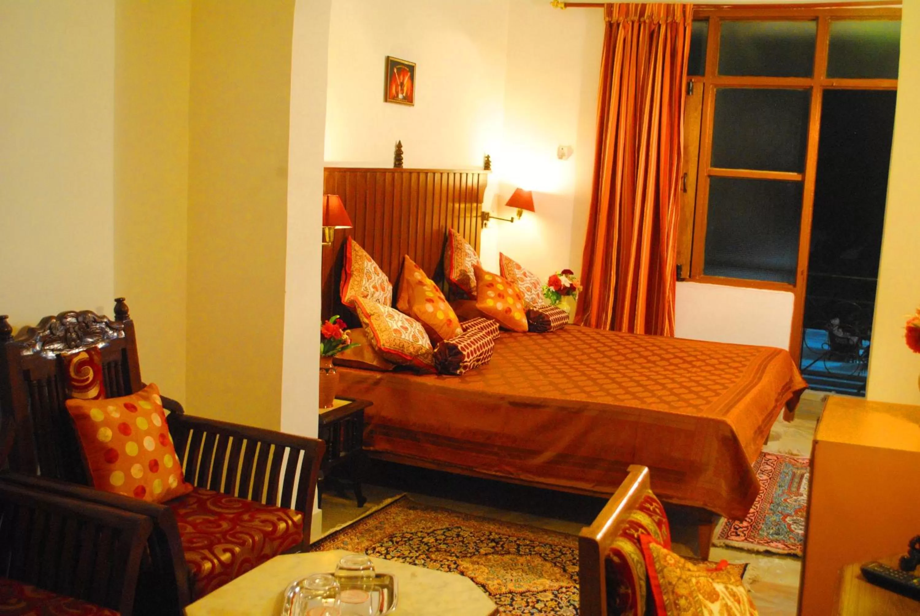 Night in Hotel Harmony