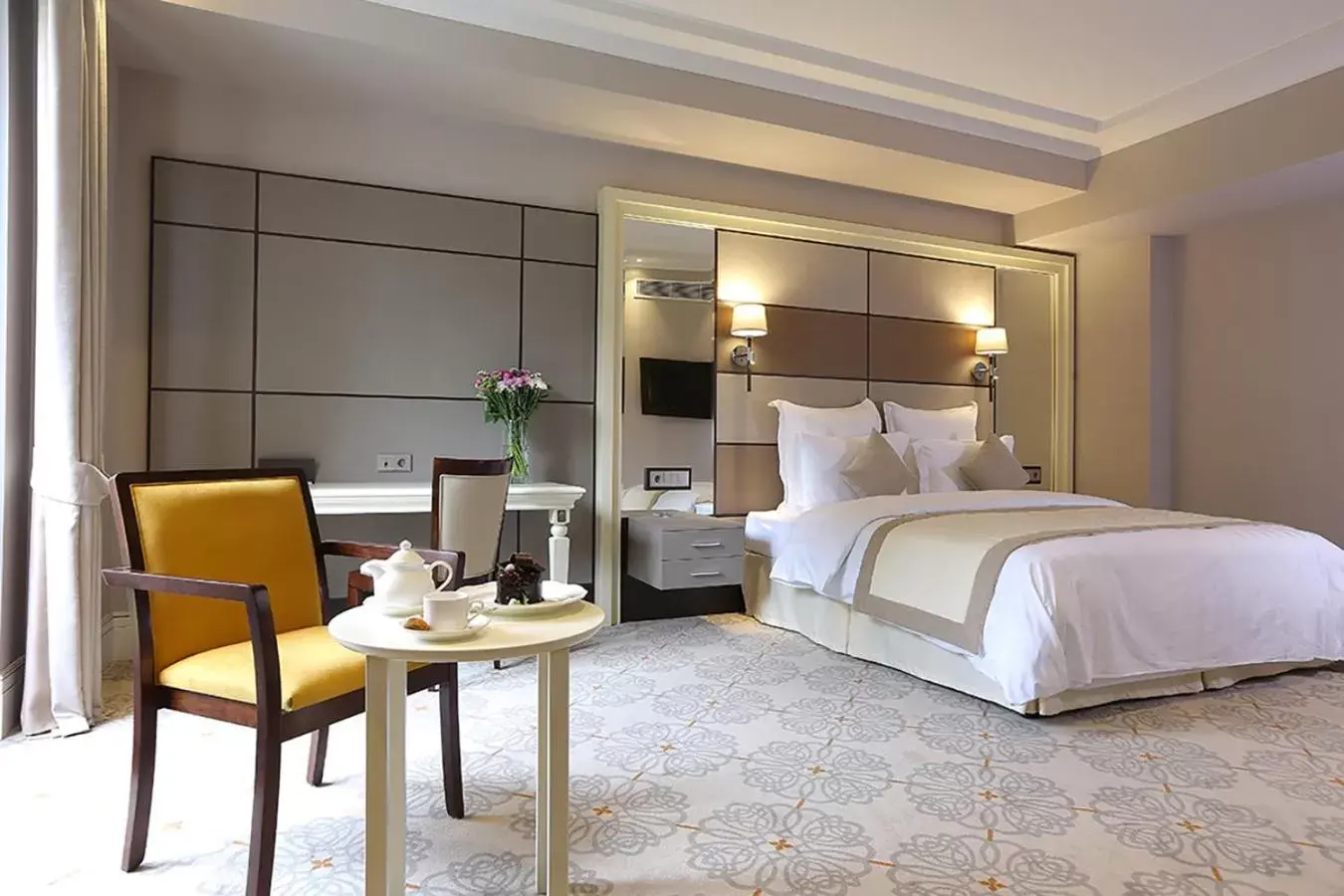 Executive King in Ambassadori Tbilisi Hotel Executive King in Ambassadori Tbilisi Hotel