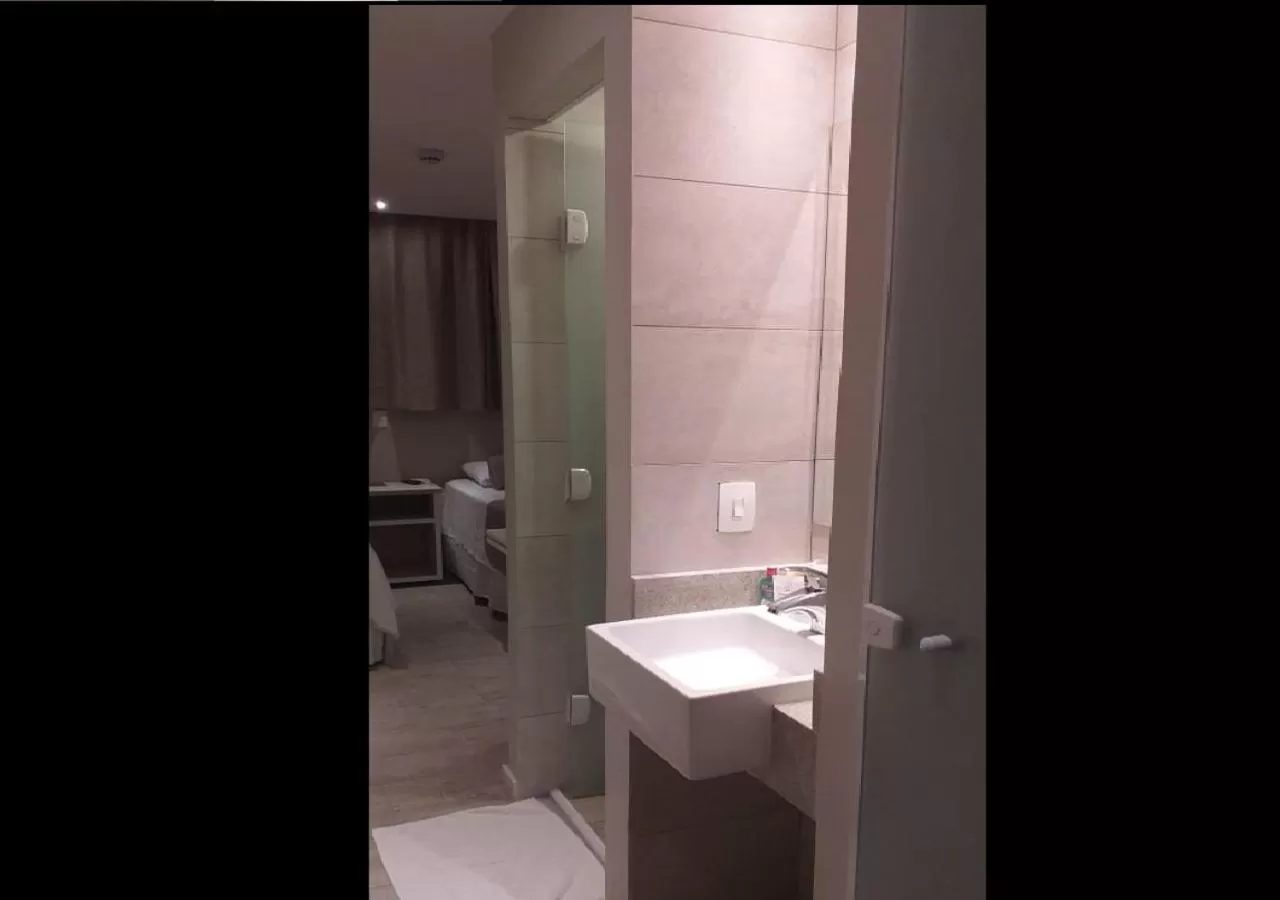 Bathroom in Jandira Premiêr Hotel