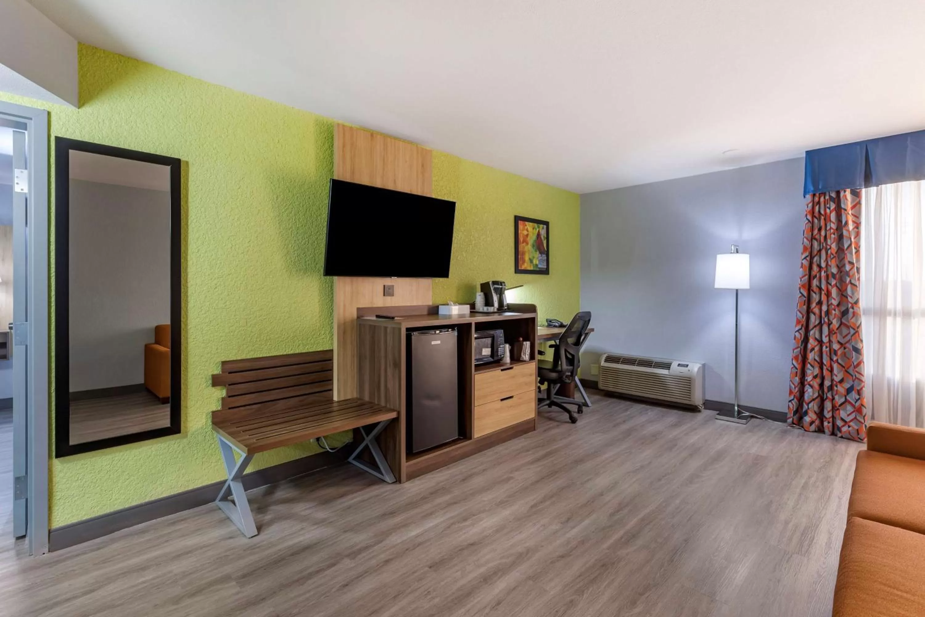 Bedroom in Best Western Plus St. Louis West-Westport