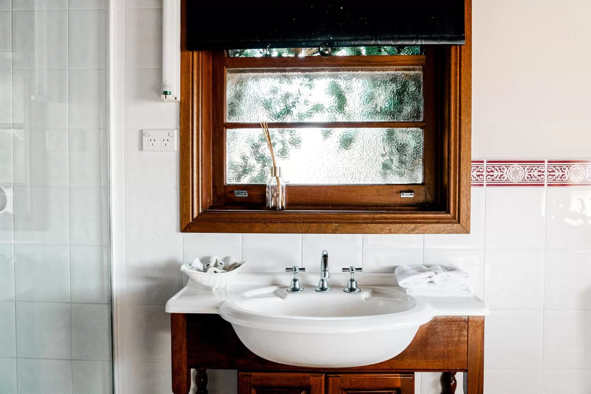 Bathroom in The Henry Parkes Tenterfield