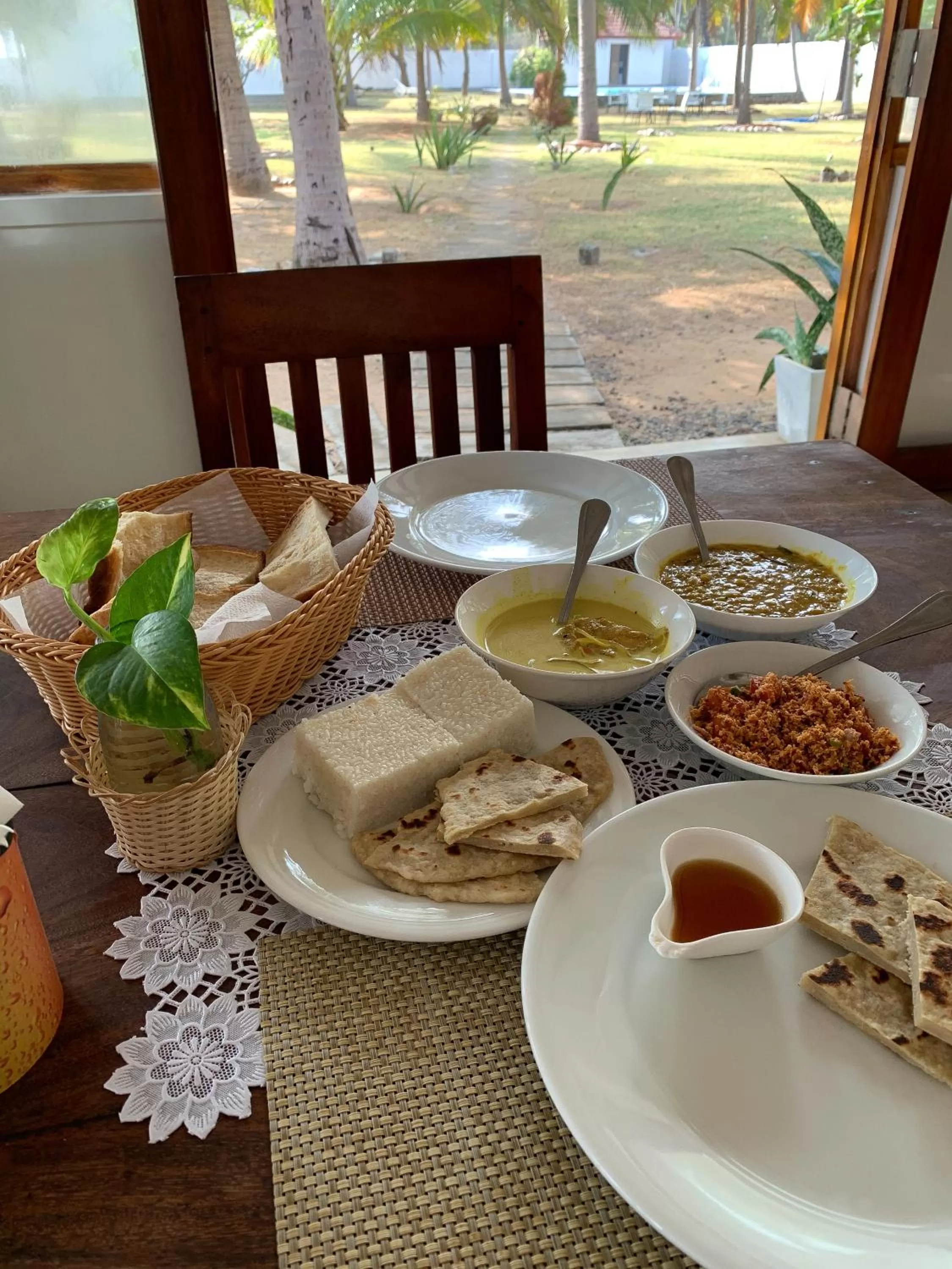 Restaurant/places to eat in Pearl Oceanic Resort - Trincomalee