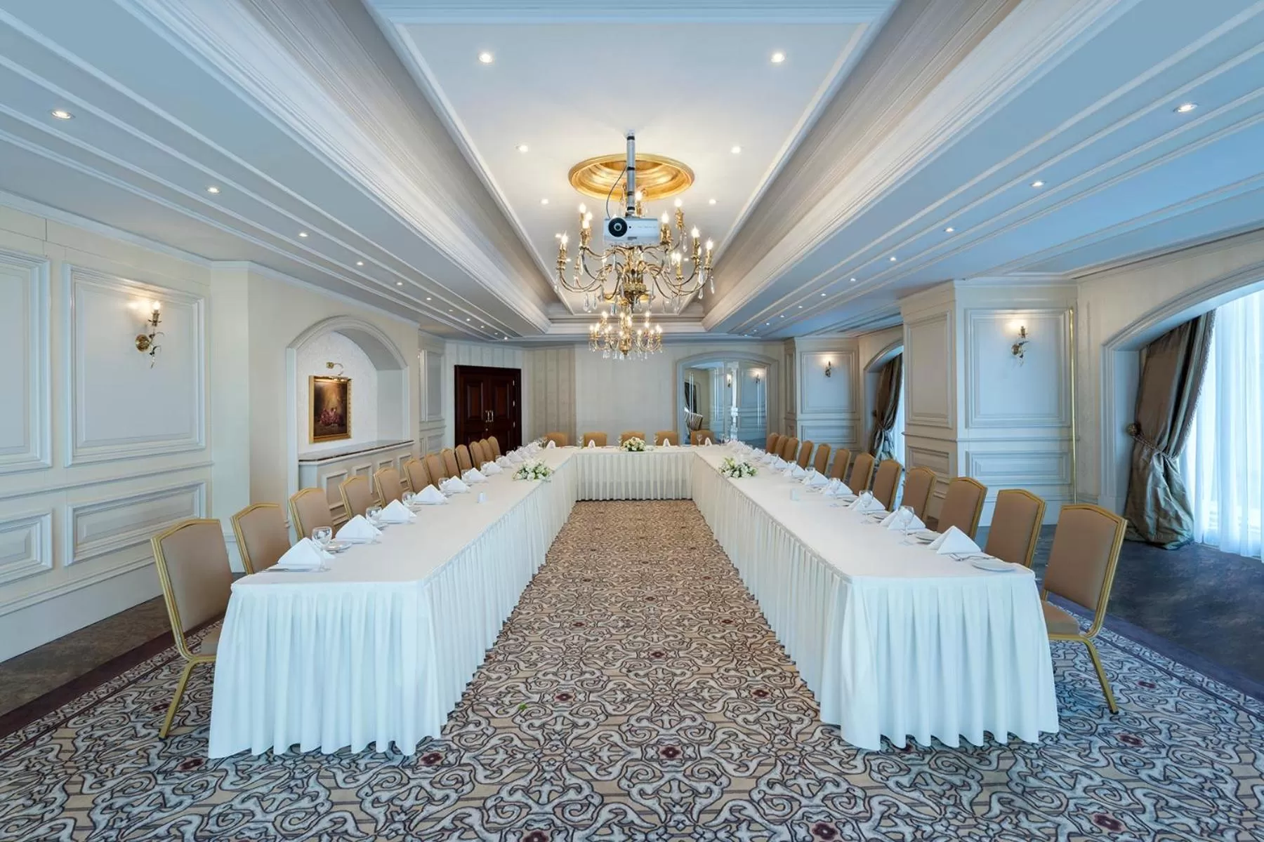 Business facilities in Elite World Istanbul Taksim