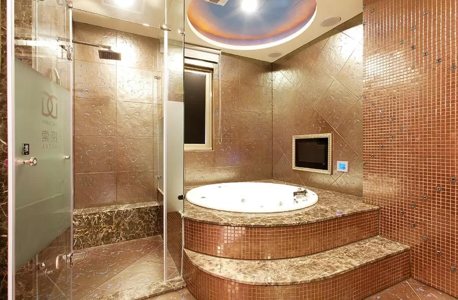 Bathroom in Discovery Motel - Yanping