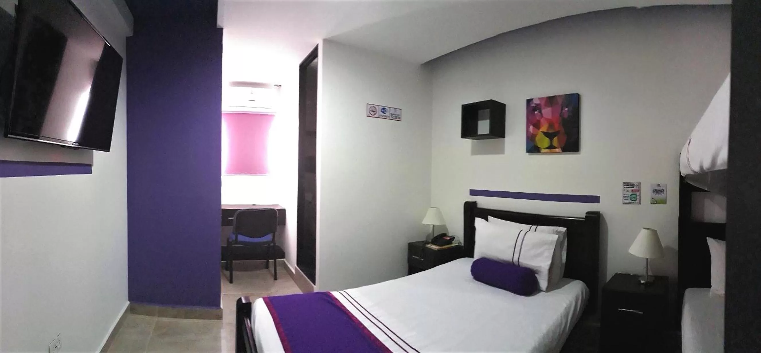 Photo of the whole room, Bed in HOTEL COLOURS Cali