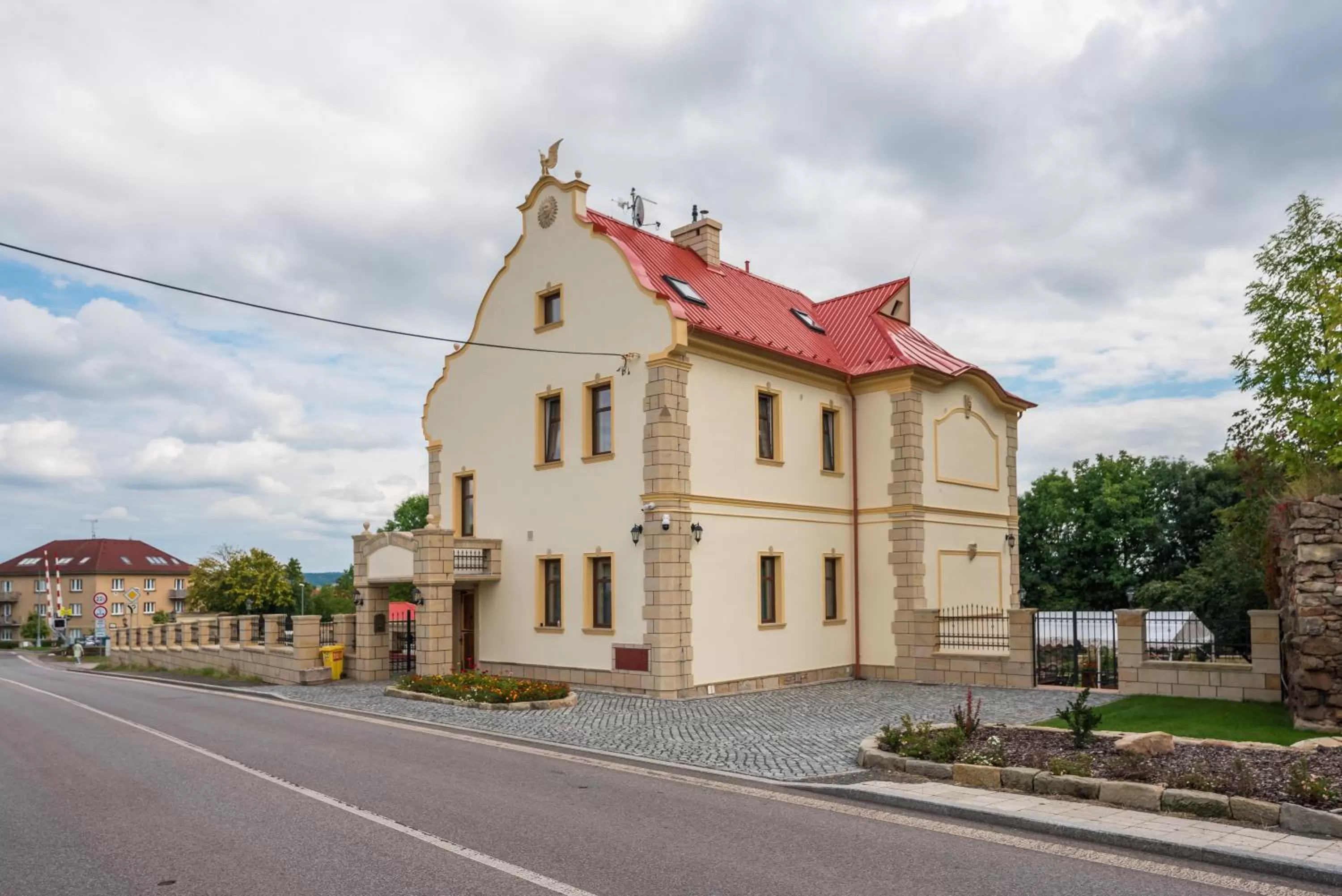 Property Building in Villa Libosad