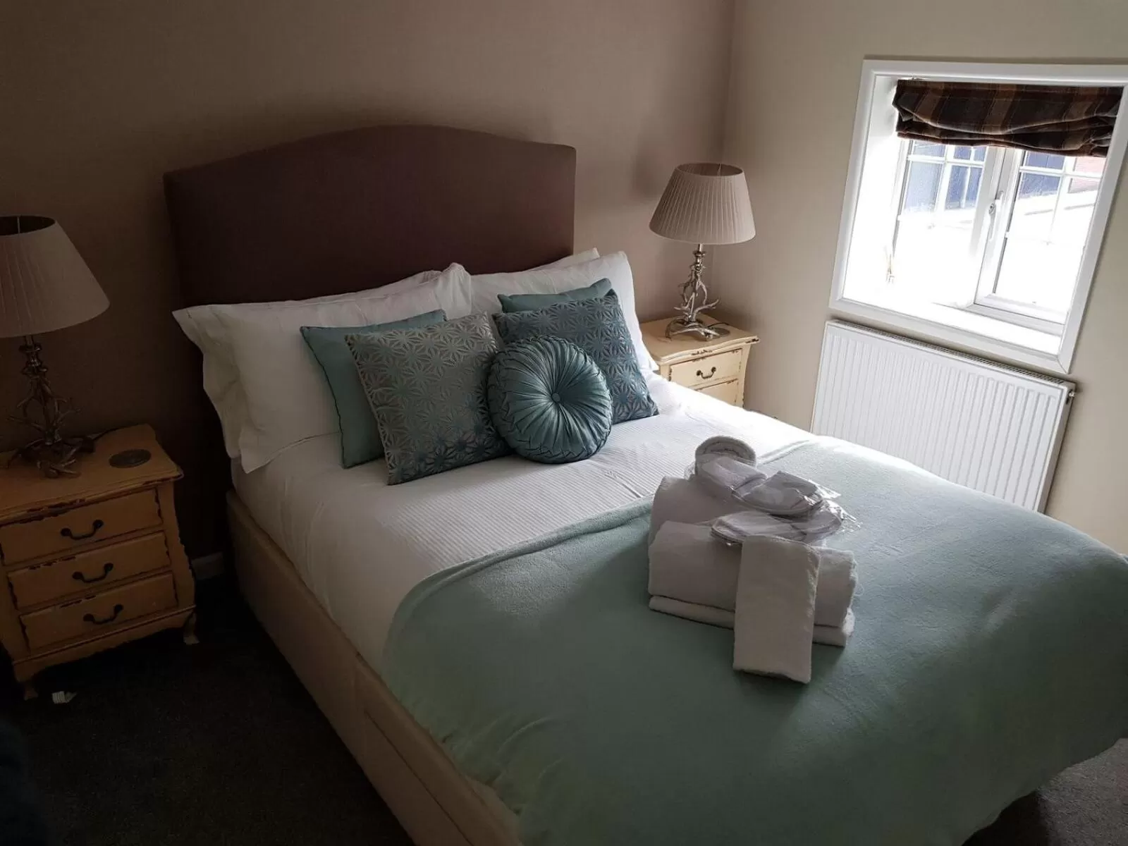 Deluxe Double Room with Shower in Monkey Brewhouse