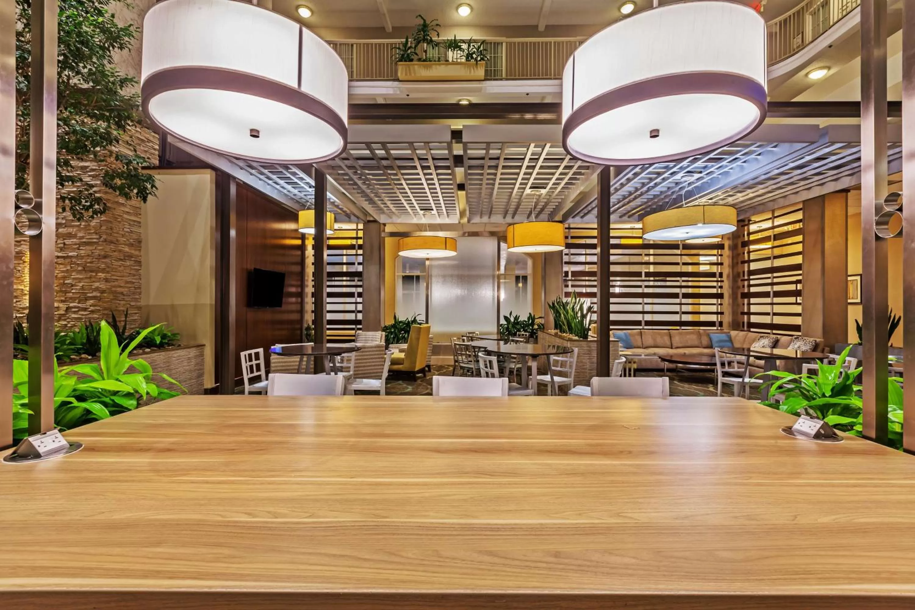 Lobby or reception in Embassy Suites by Hilton Dallas Market Center