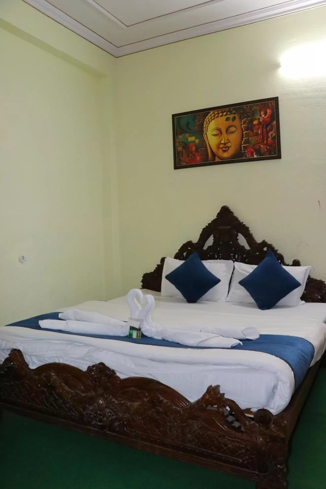 Bed in The Maurvi Inn