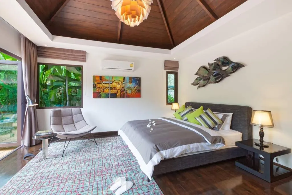 Bed in Inspire Villas Phuket