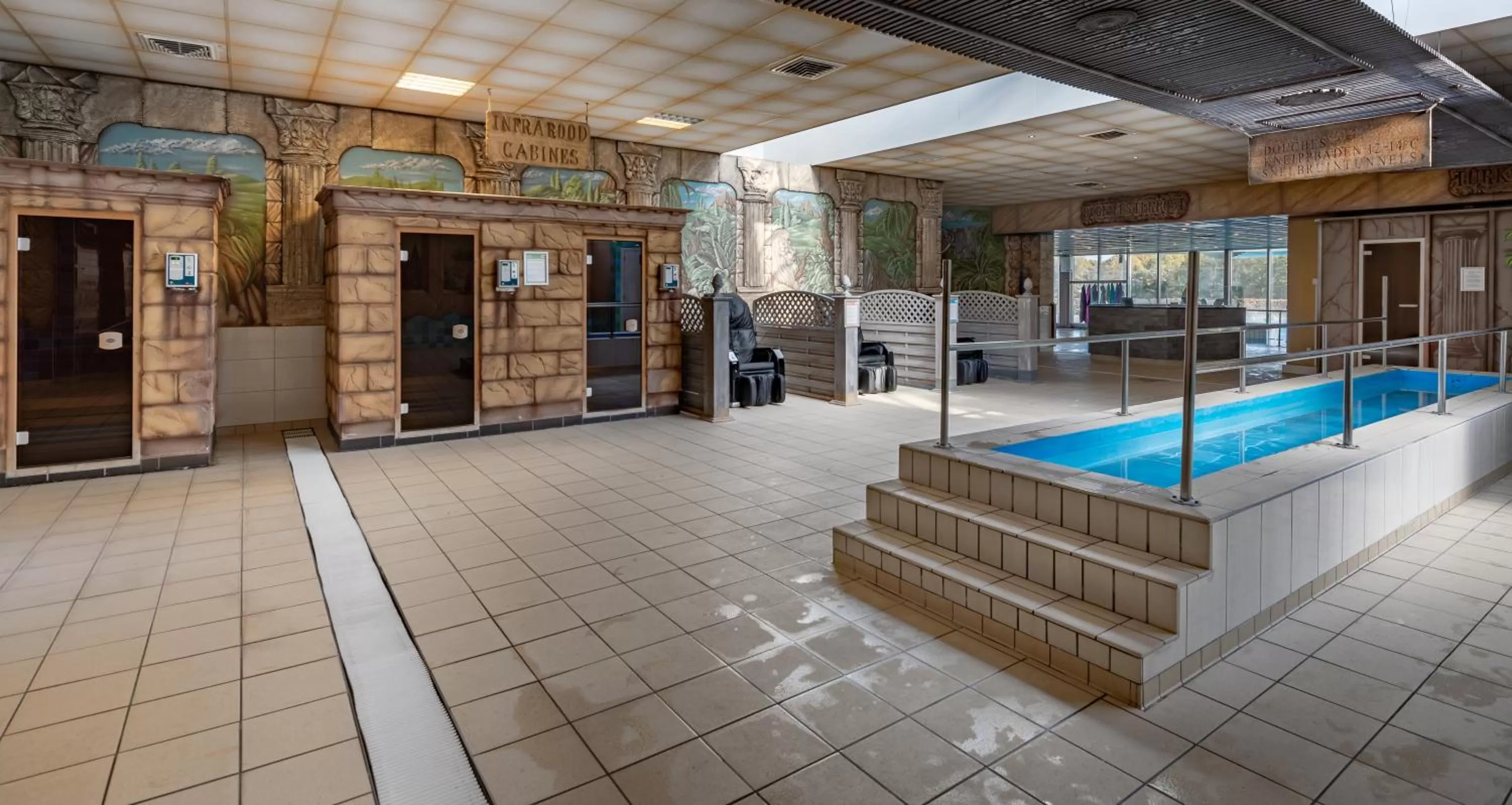 Swimming pool in Parkhotel Bad Arcen