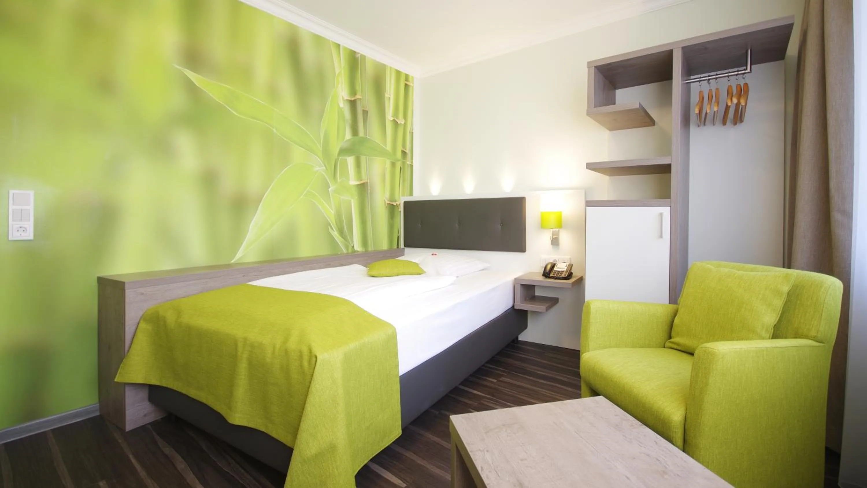 Photo of the whole room, Bed in Garten-Hotel Ponick