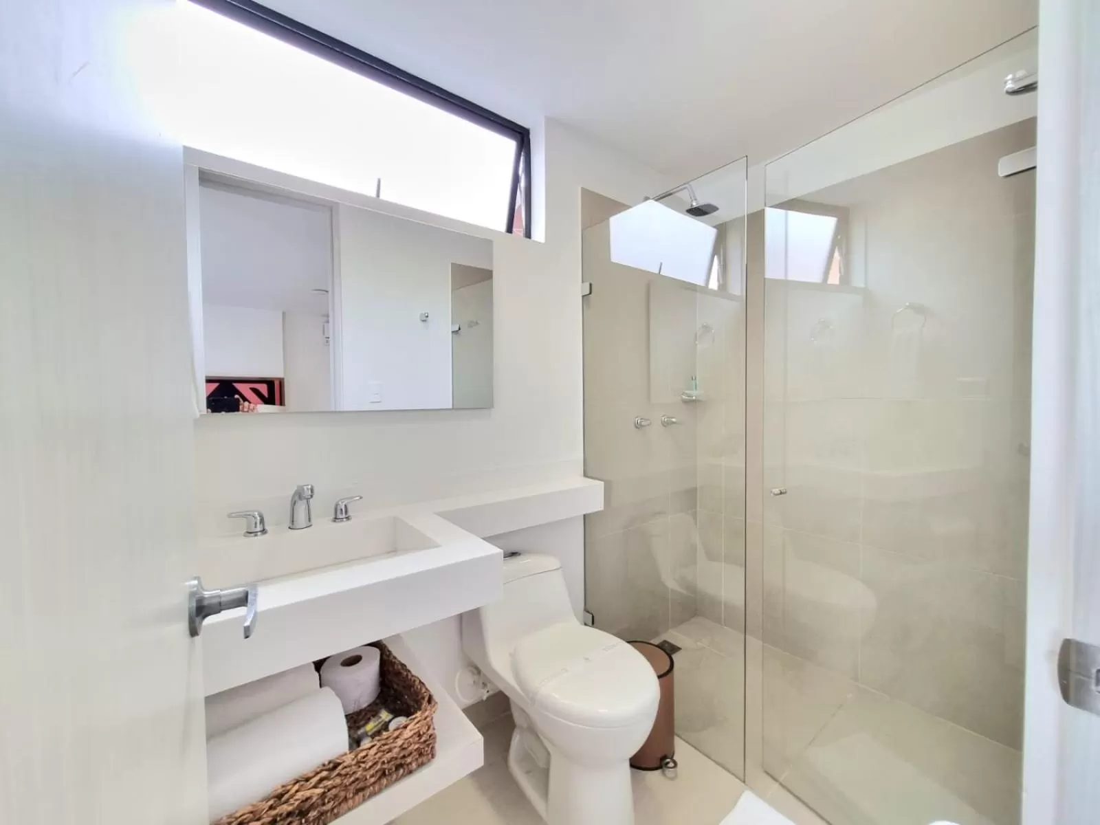 Shower in Origen Local Suites