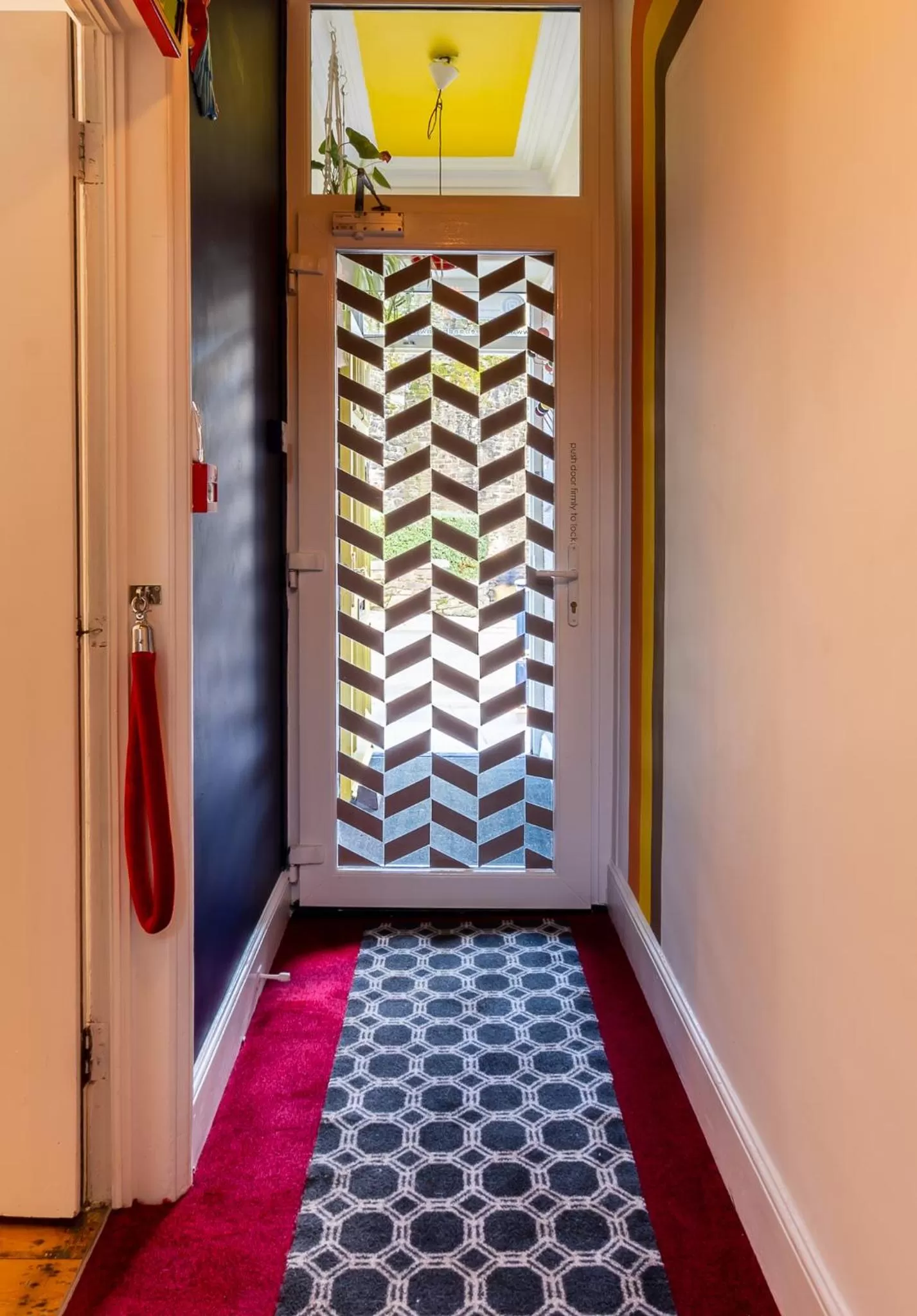 Lobby or reception in Number 18