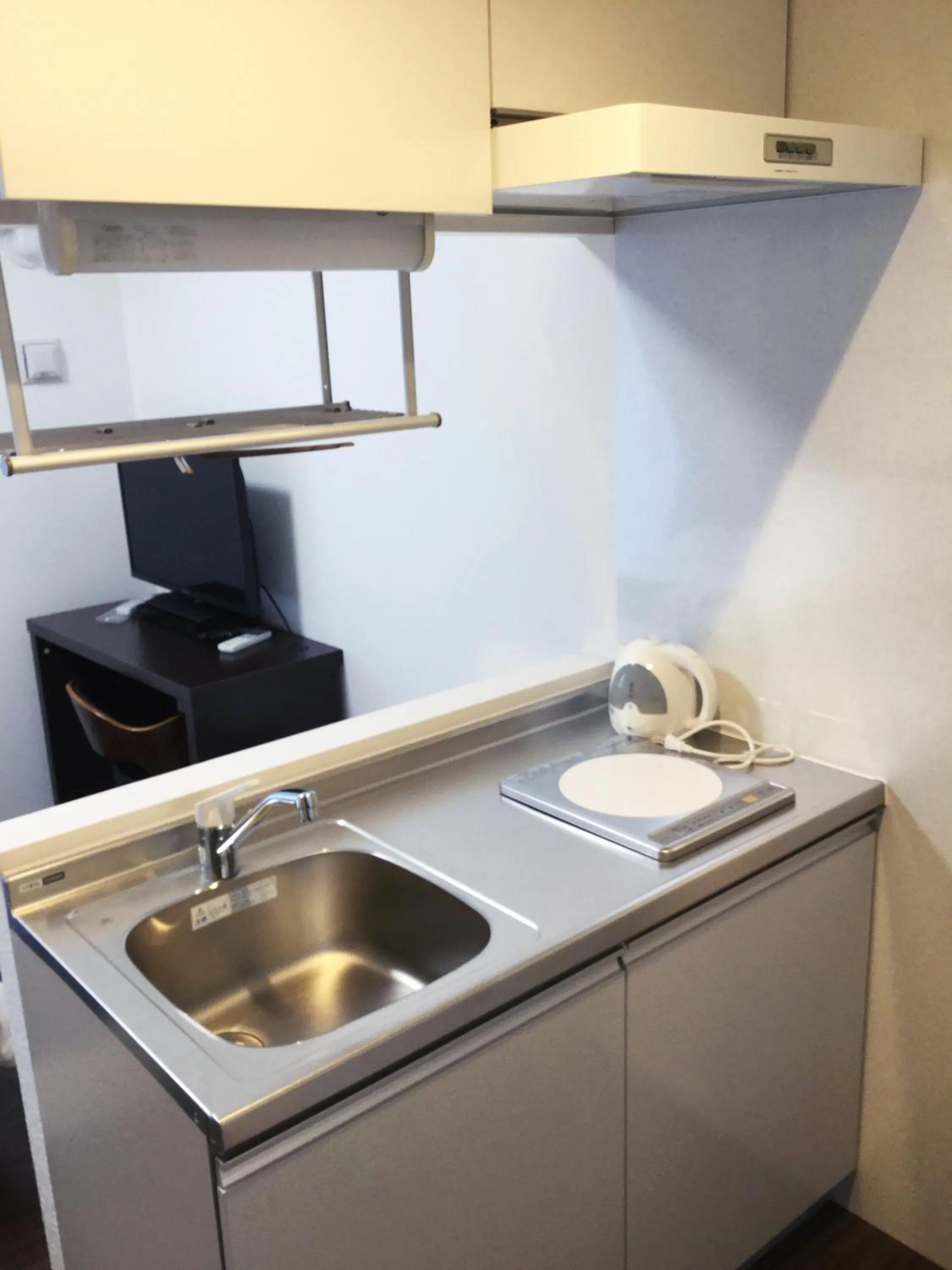 Kitchen or kitchenette, Kitchen/Kitchenette in Mr. Kinjo in Makishi