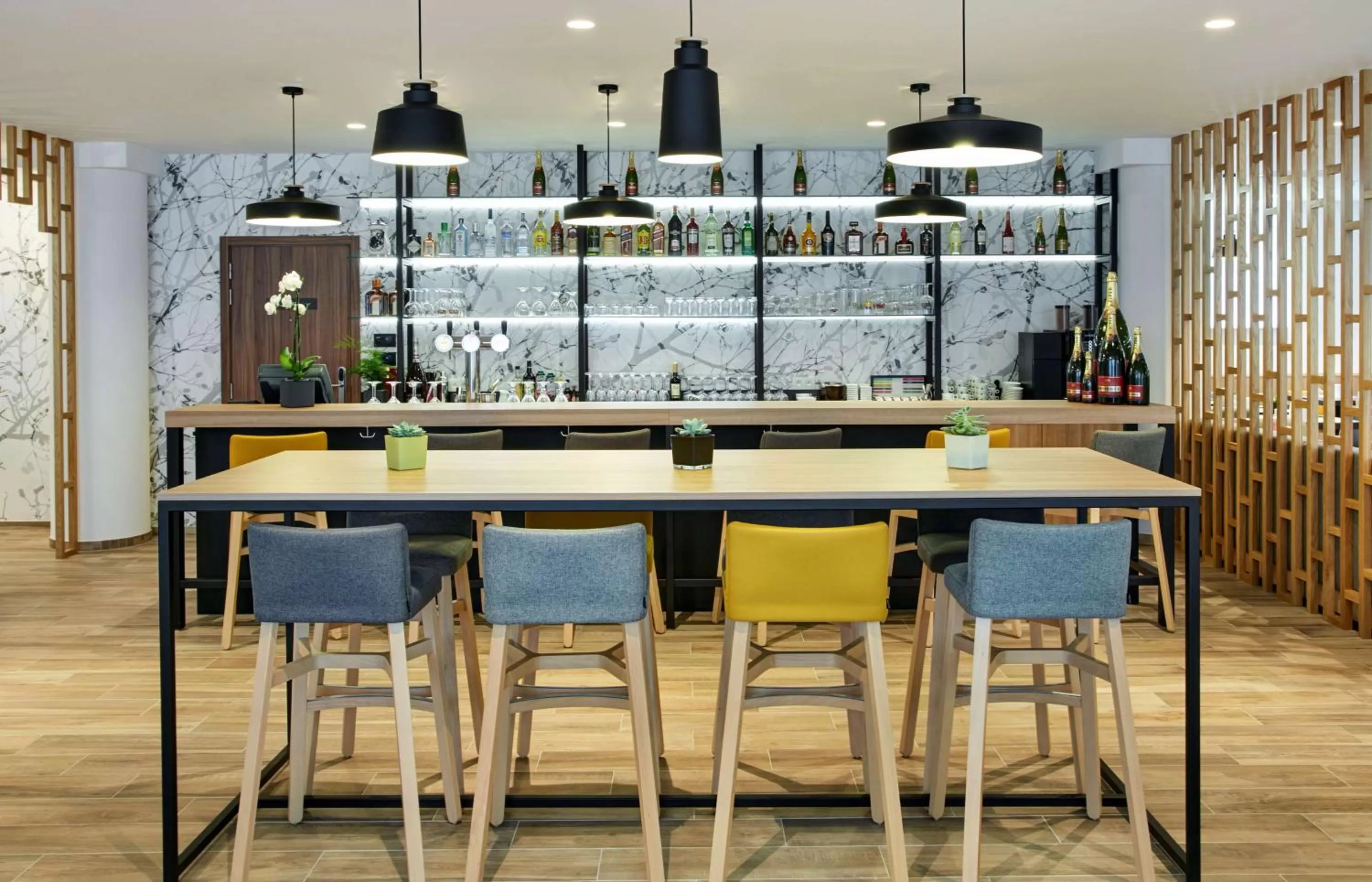 Restaurant/places to eat in Hilton Garden Inn Brussels City Centre