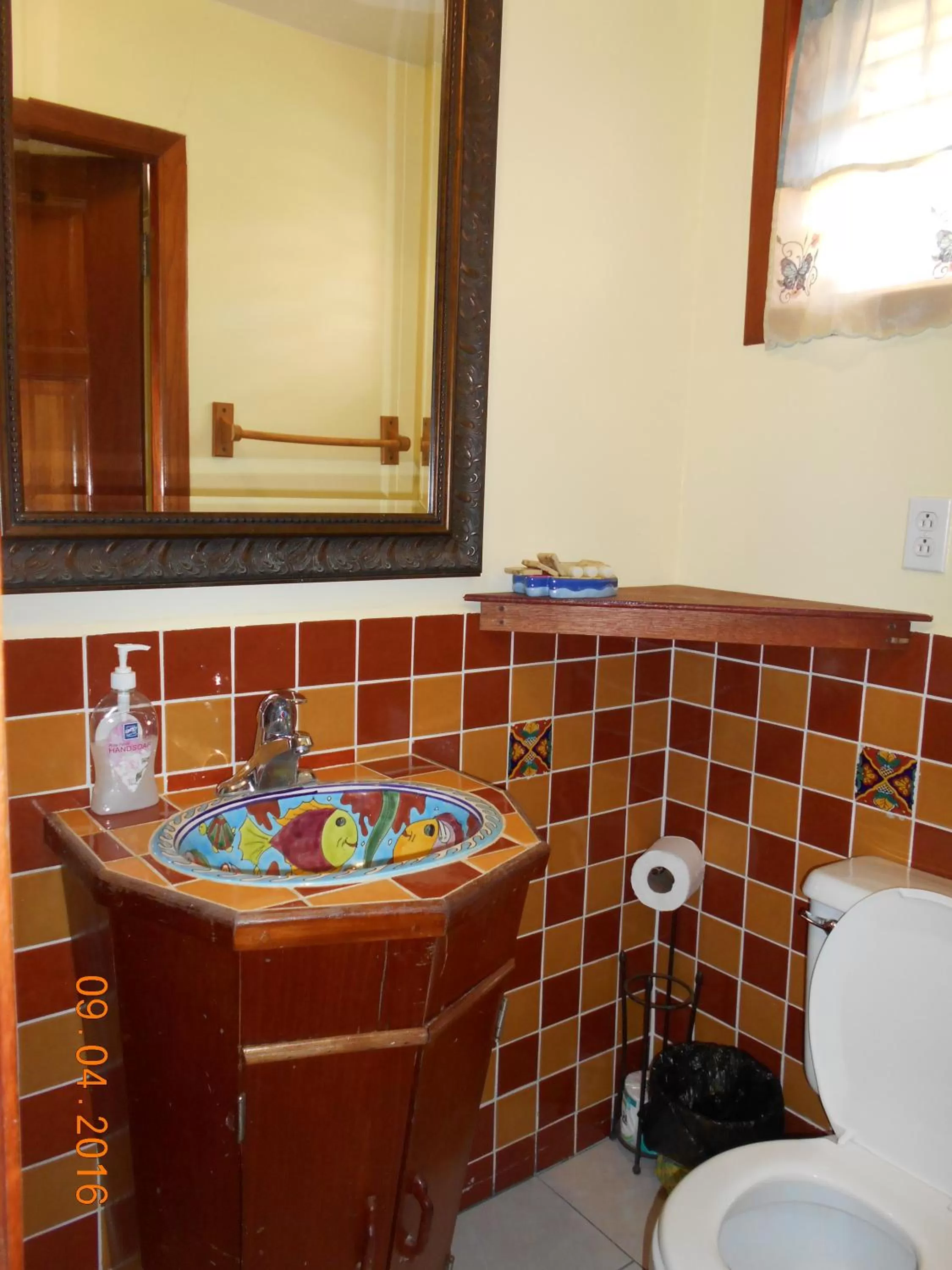 Bathroom in Alan's Paradise Hotel