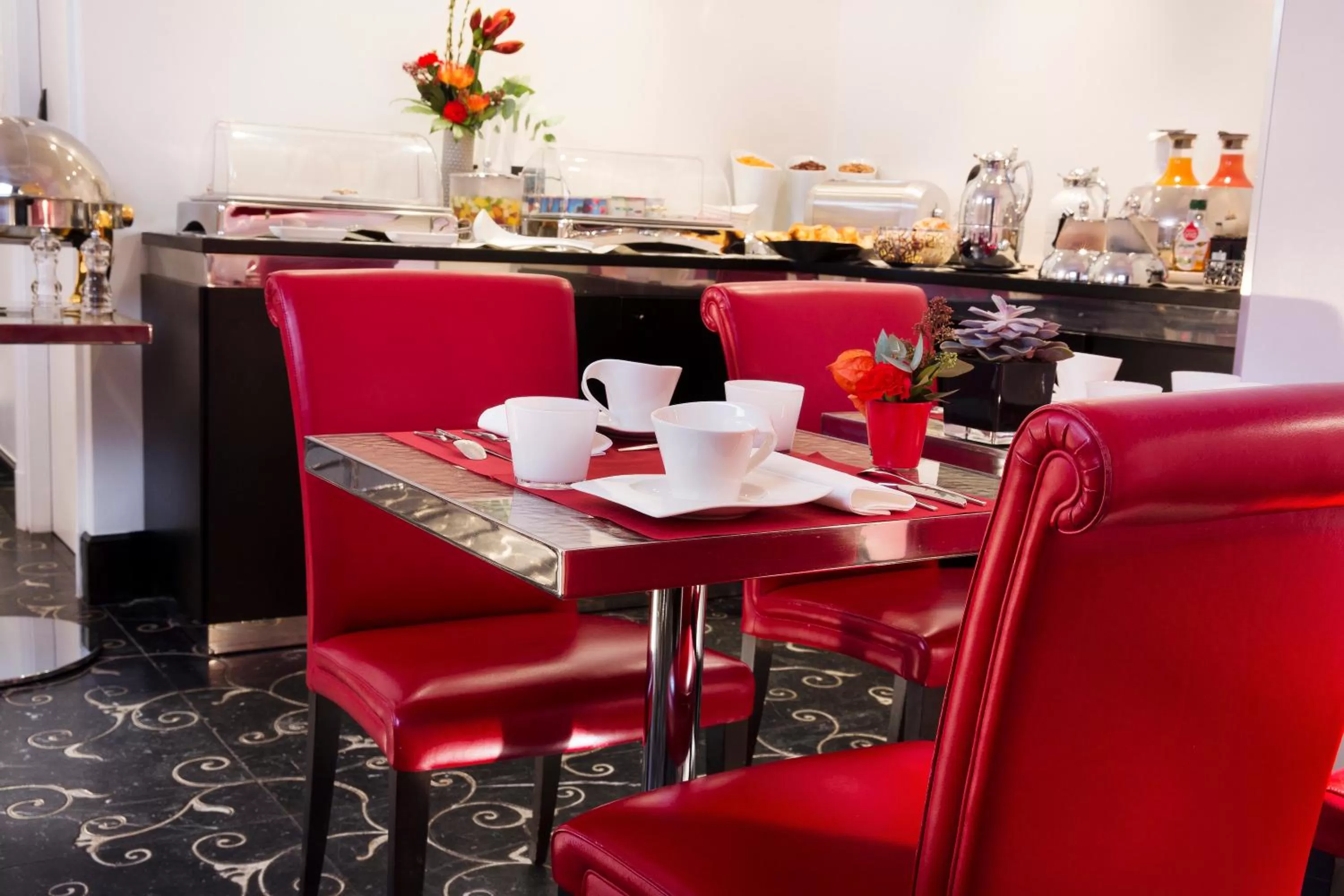 Breakfast in Hotel Ares Eiffel