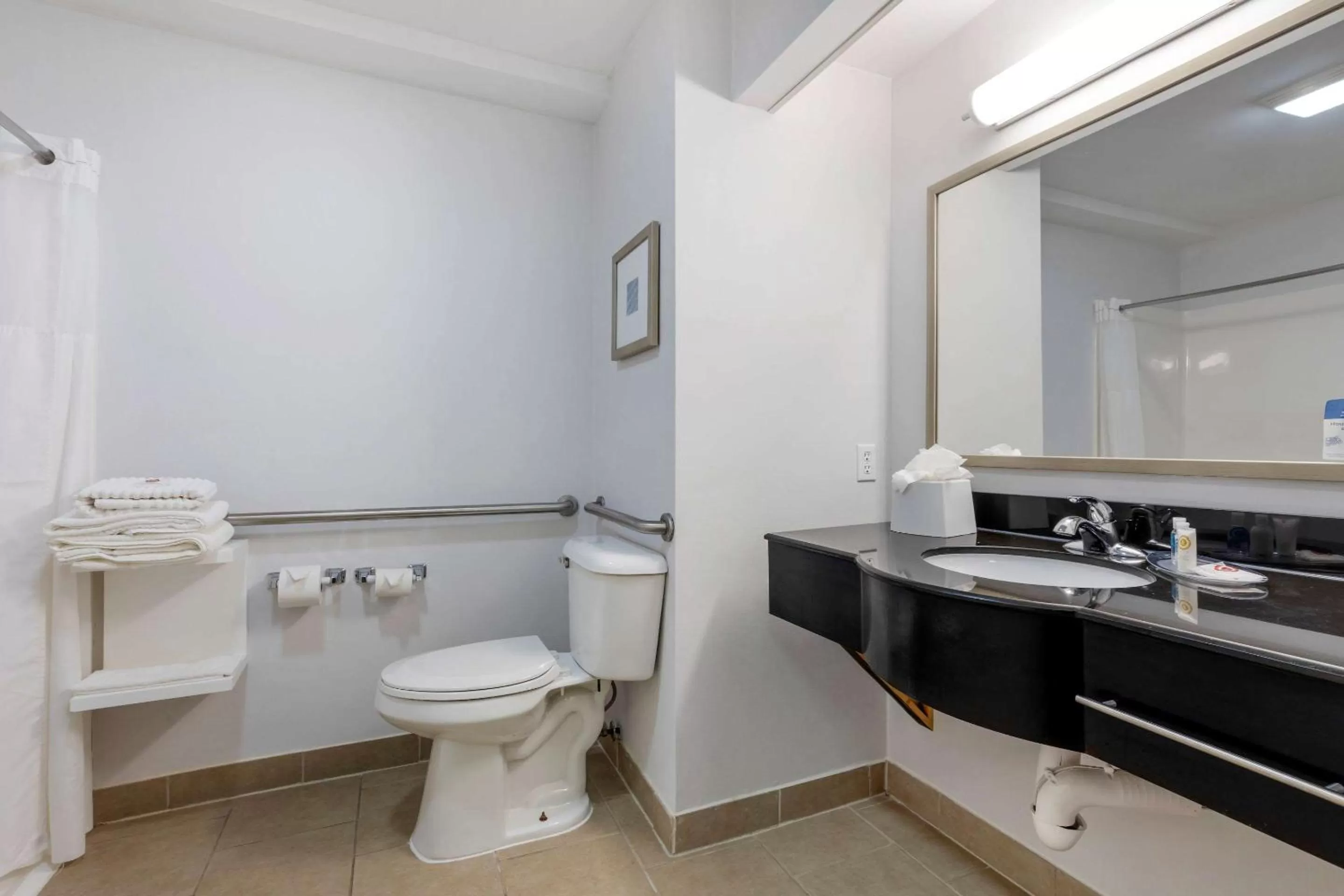 Bathroom in Comfort Inn Sherman