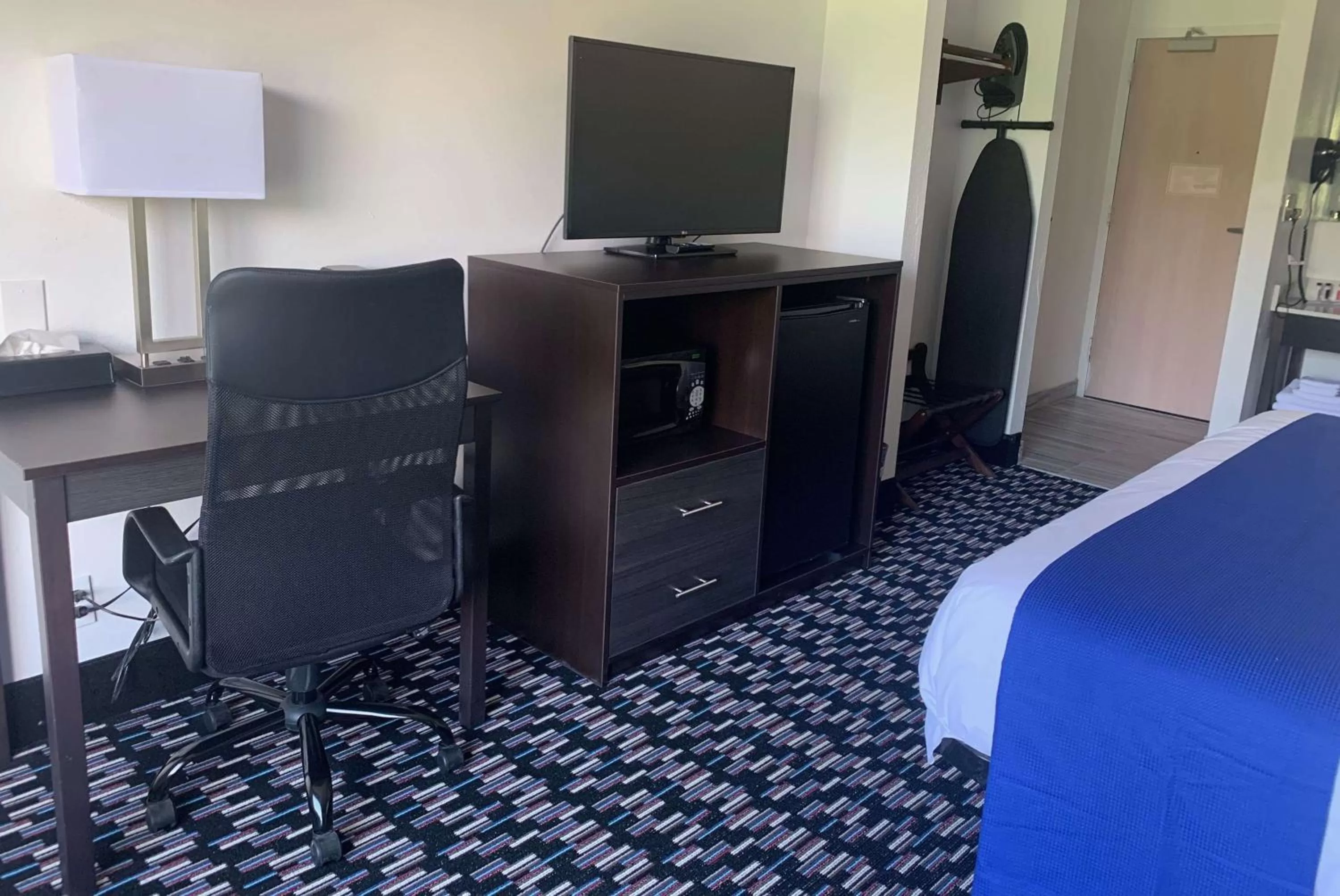 Photo of the whole room in University Inn & Suites