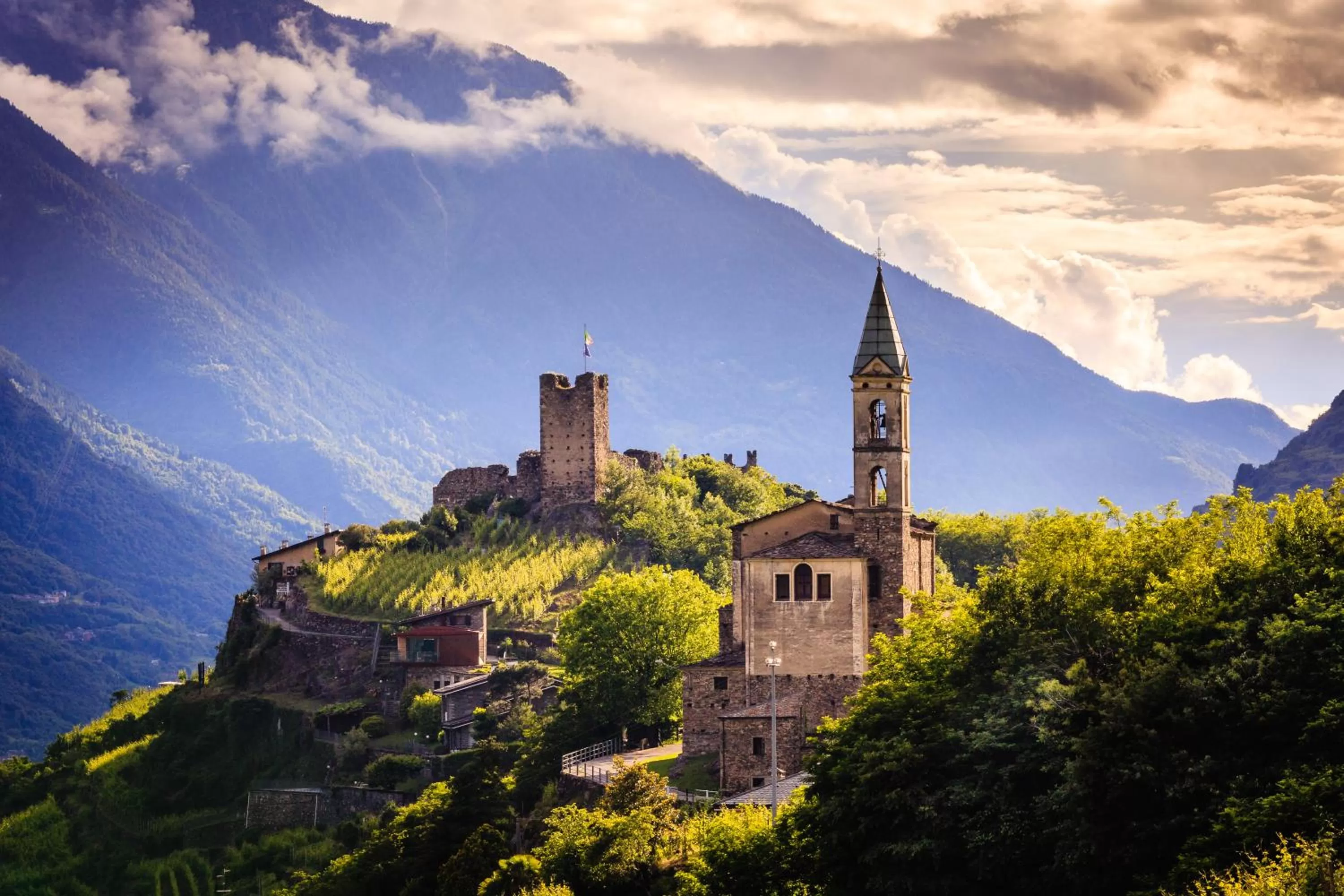 Nearby landmark in Cà Rossa #GLAMOUR