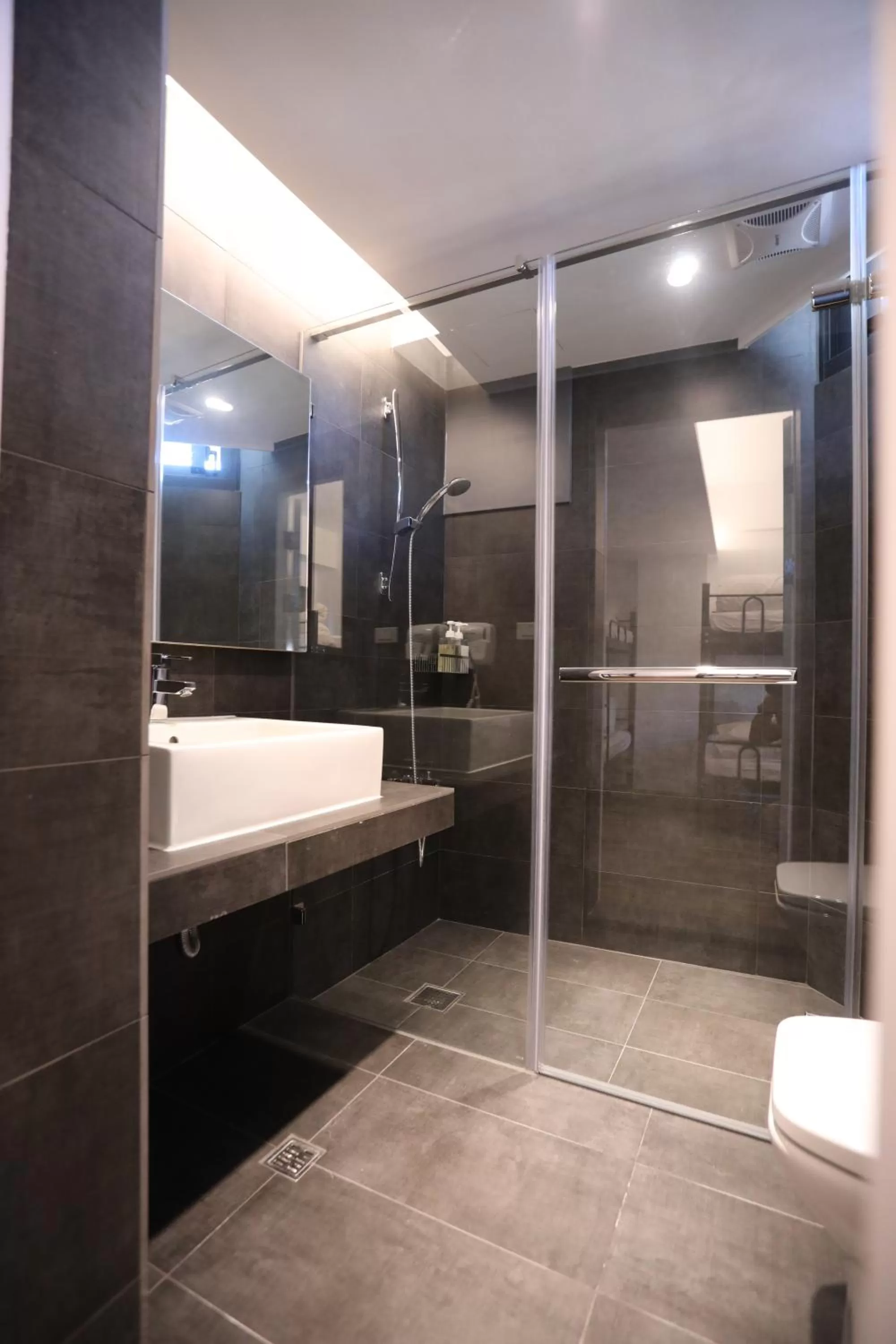 Shower in Wountain Hotel