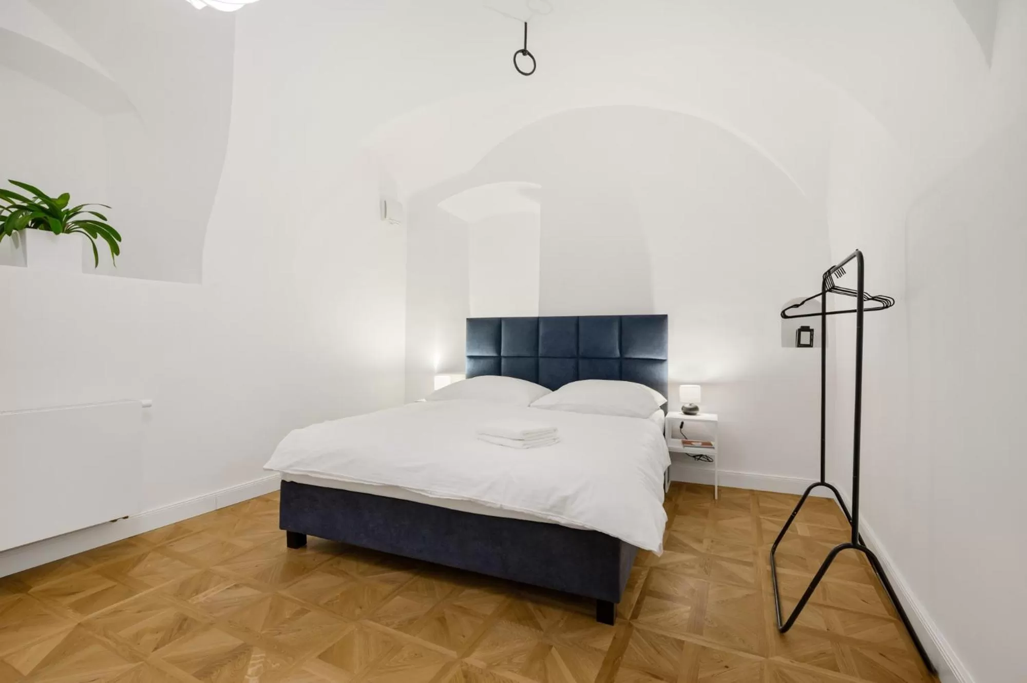 Bed in Palace Apartments