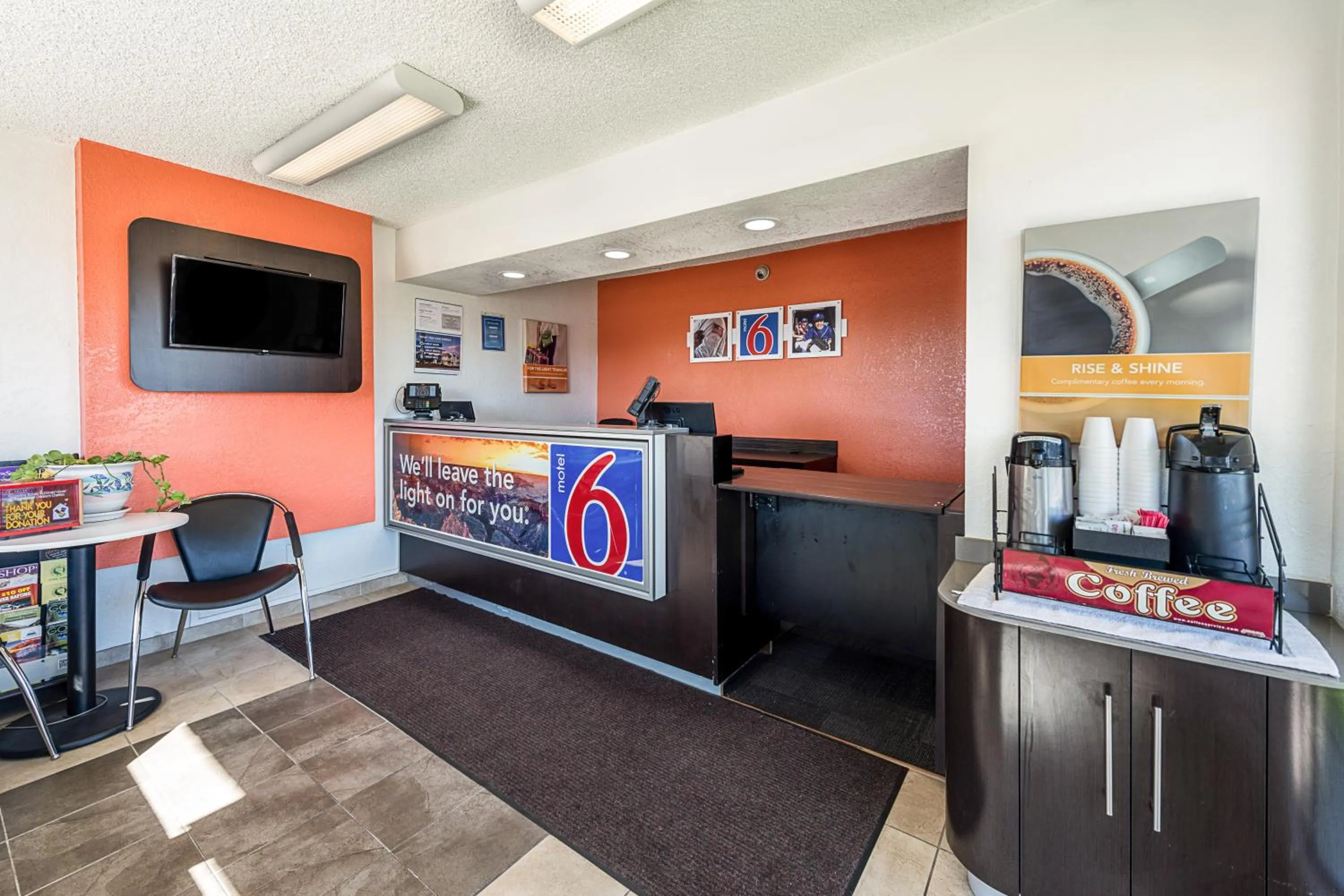 Lobby or reception in Motel 6-Sparks, NV - Airport - Sparks