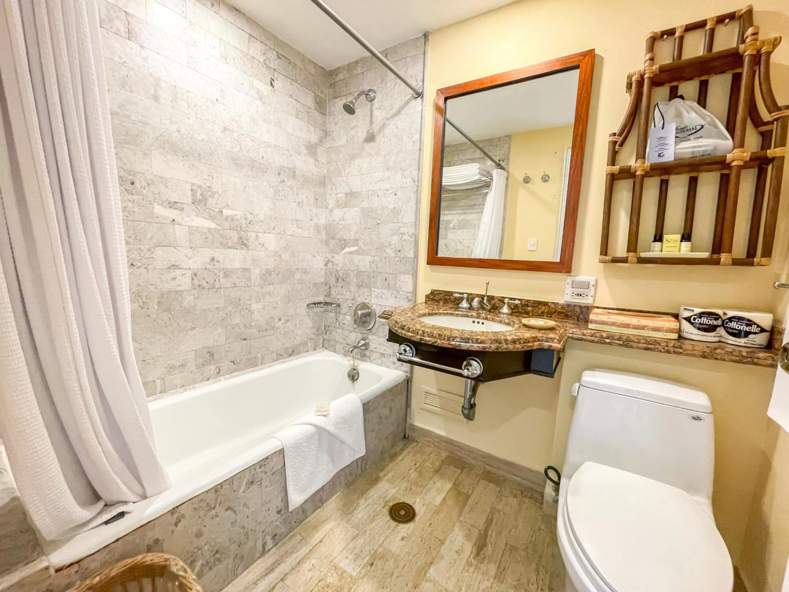 Bathroom in Pierre Mundo Imperial Riviera Diamante Acapulco