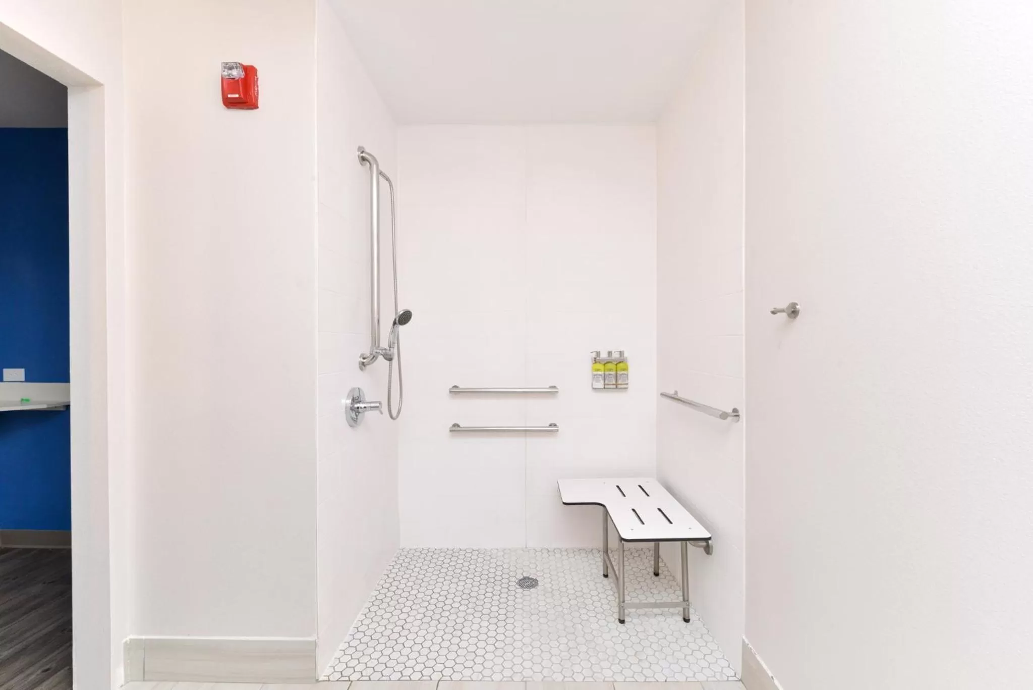 Bathroom in Holiday Inn Express Orlando - South Park by IHG