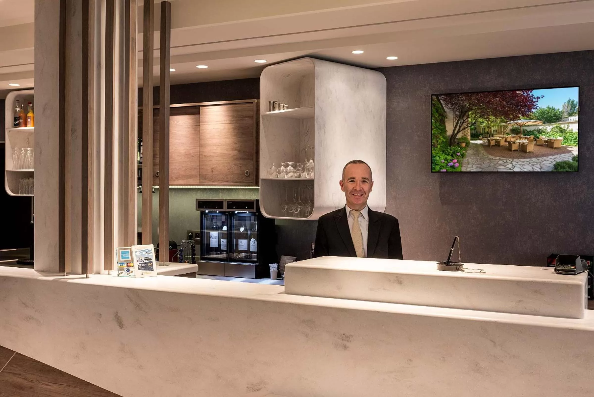 Staff in Hôtel Magellan