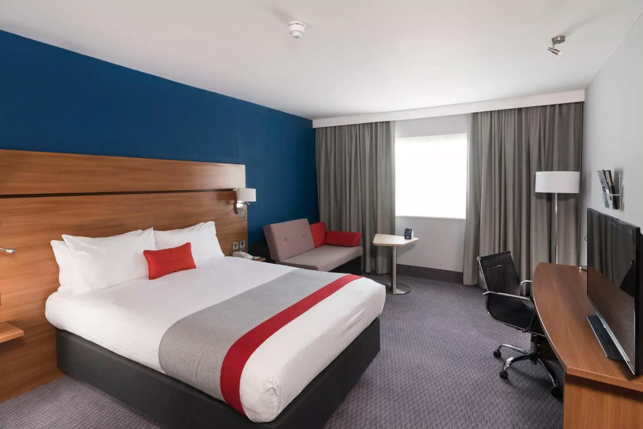 Standard Double Room with Free Hot Breakfast in Holiday Inn Express Birmingham Star City by IHG Standard Double Room with Free Hot Breakfast in Holiday Inn Express Birmingham Star City by IHG