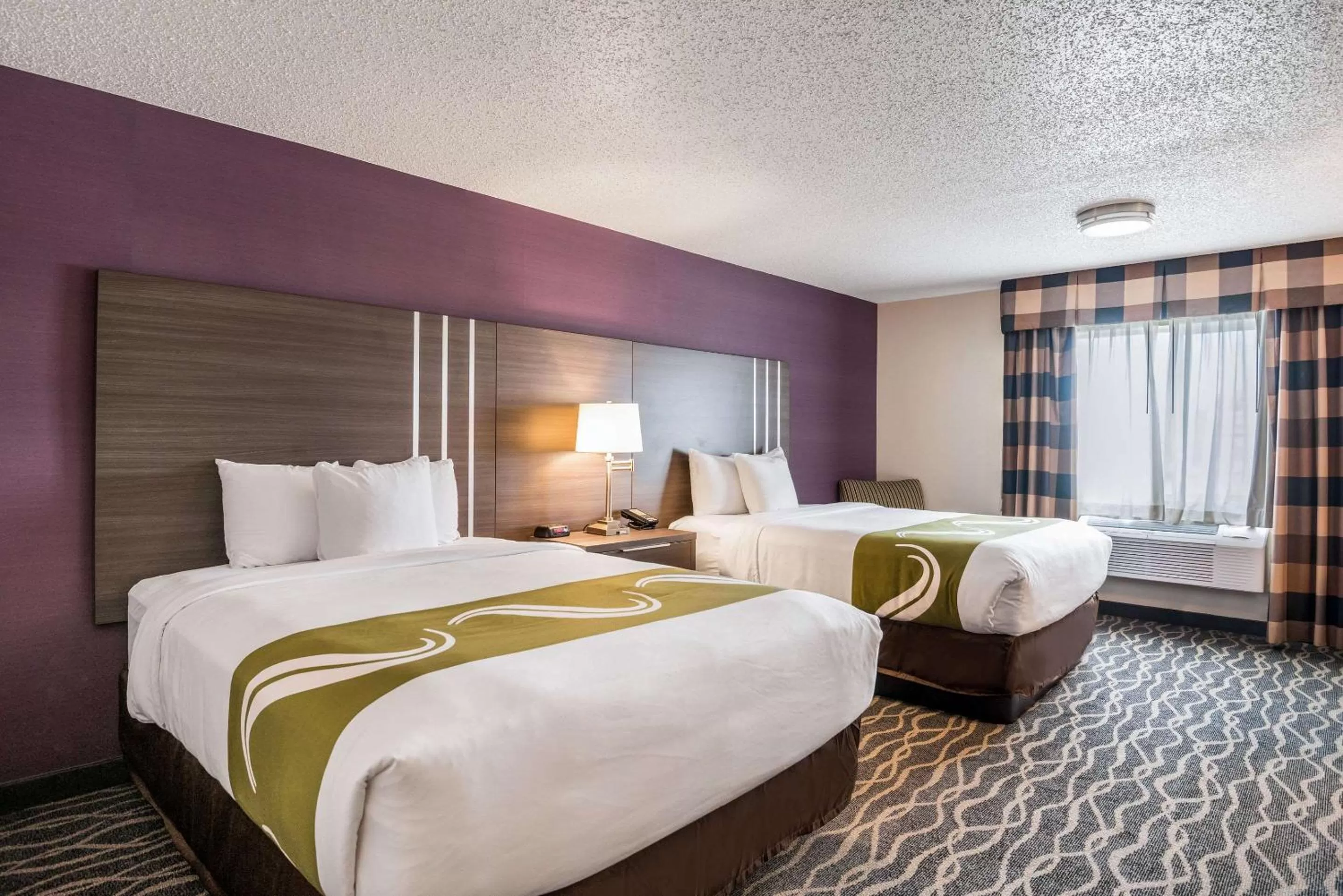 Photo of the whole room, Bed in Quality Inn & Suites Missoula Westside