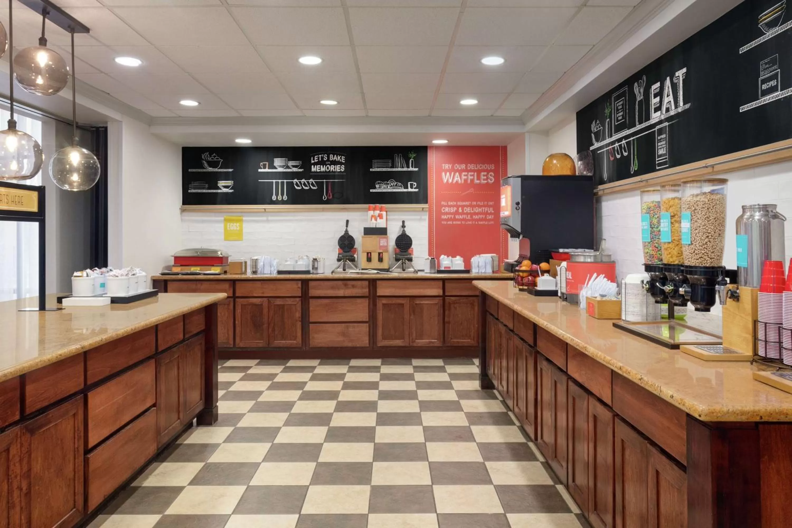 Breakfast in Hampton Inn & Suites Pine Bluff