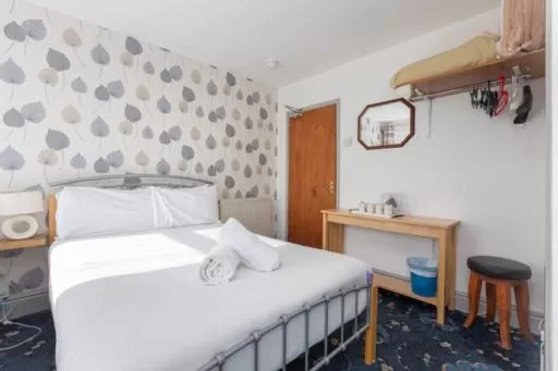 Bedroom, Bed in The Sandringham Court Hotel & Sports Bar-Groups Welcome here-High Speed Wi-Fi