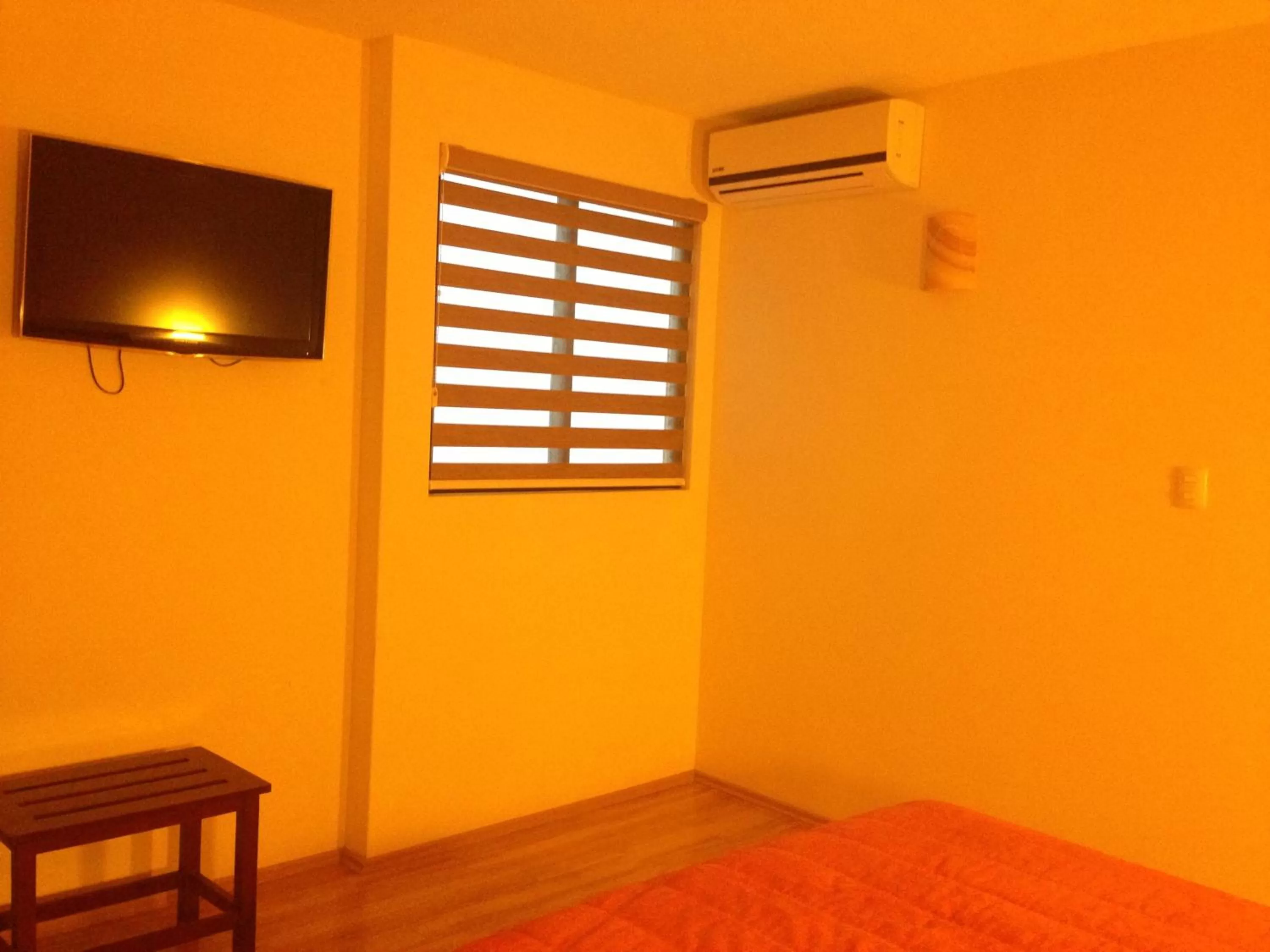 Photo of the whole room in Hotel CR Tehuacan