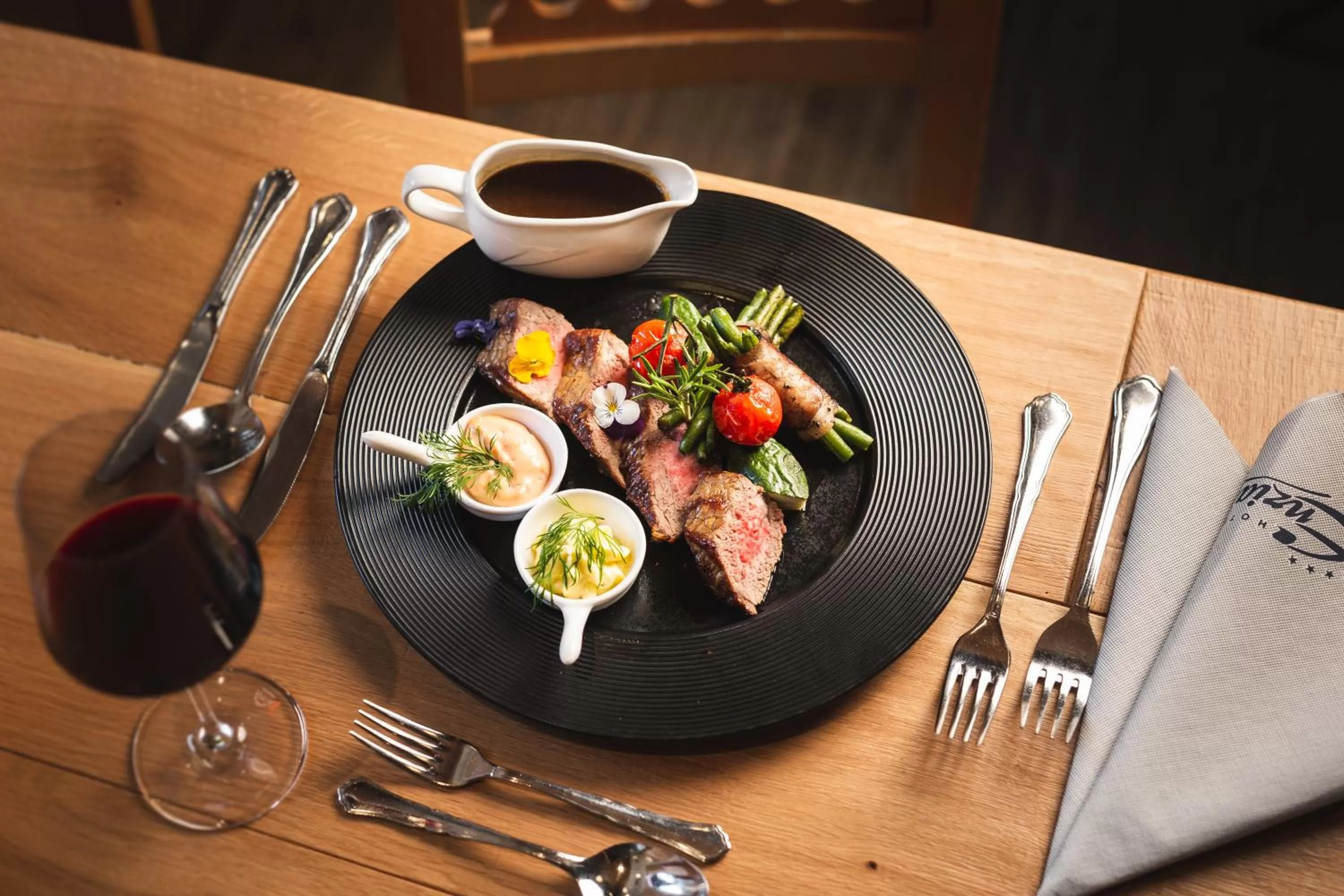 Restaurant/places to eat in Hotel Enzian