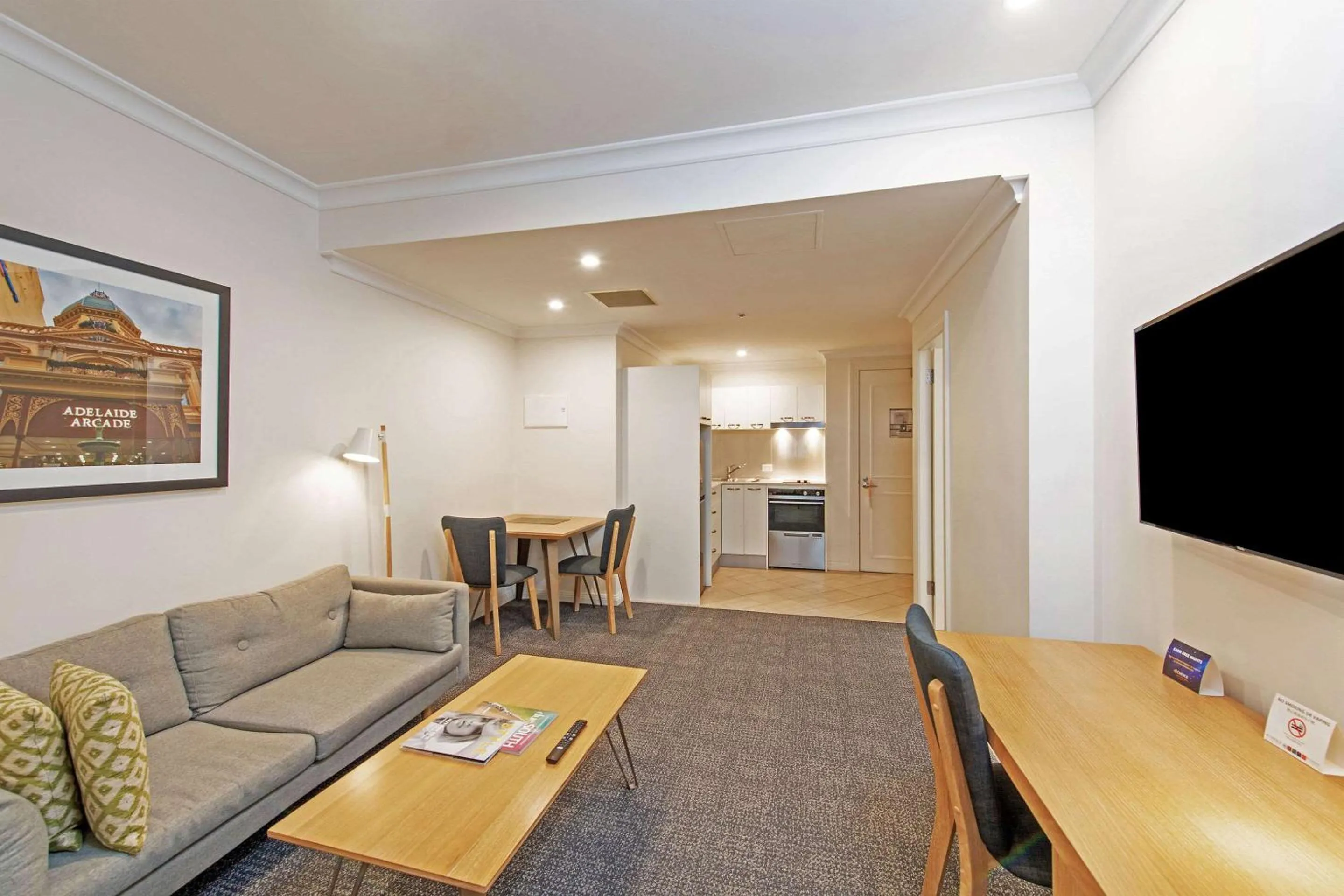 Photo of the whole room, Seating Area in Quality Apartments Adelaide Central